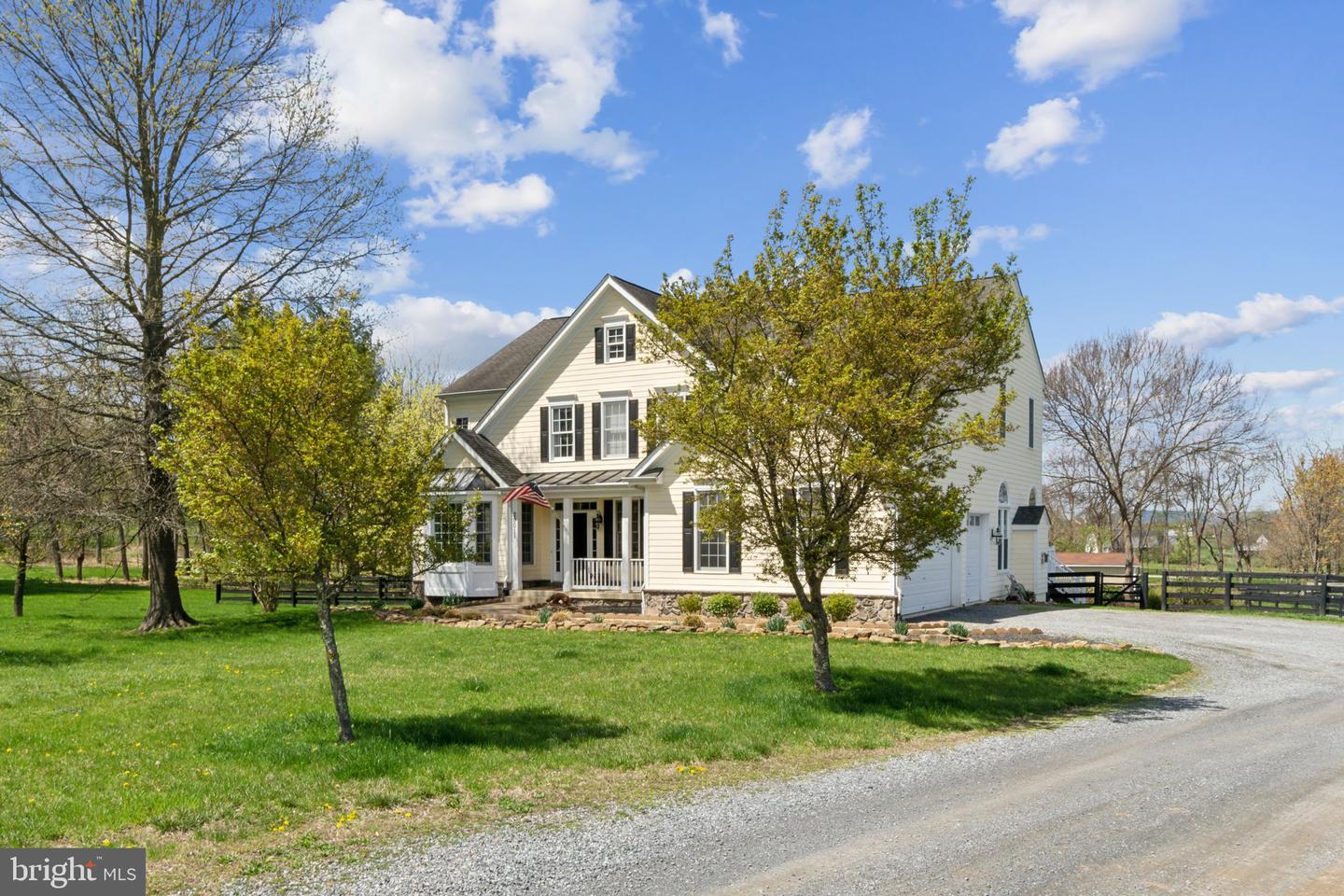 20011 PLEASANT MEADOW LN, PURCELLVILLE, Virginia 20132, 5 Bedrooms Bedrooms, ,5 BathroomsBathrooms,Residential,For sale,20011 PLEASANT MEADOW LN,VALO2093270 MLS # VALO2093270