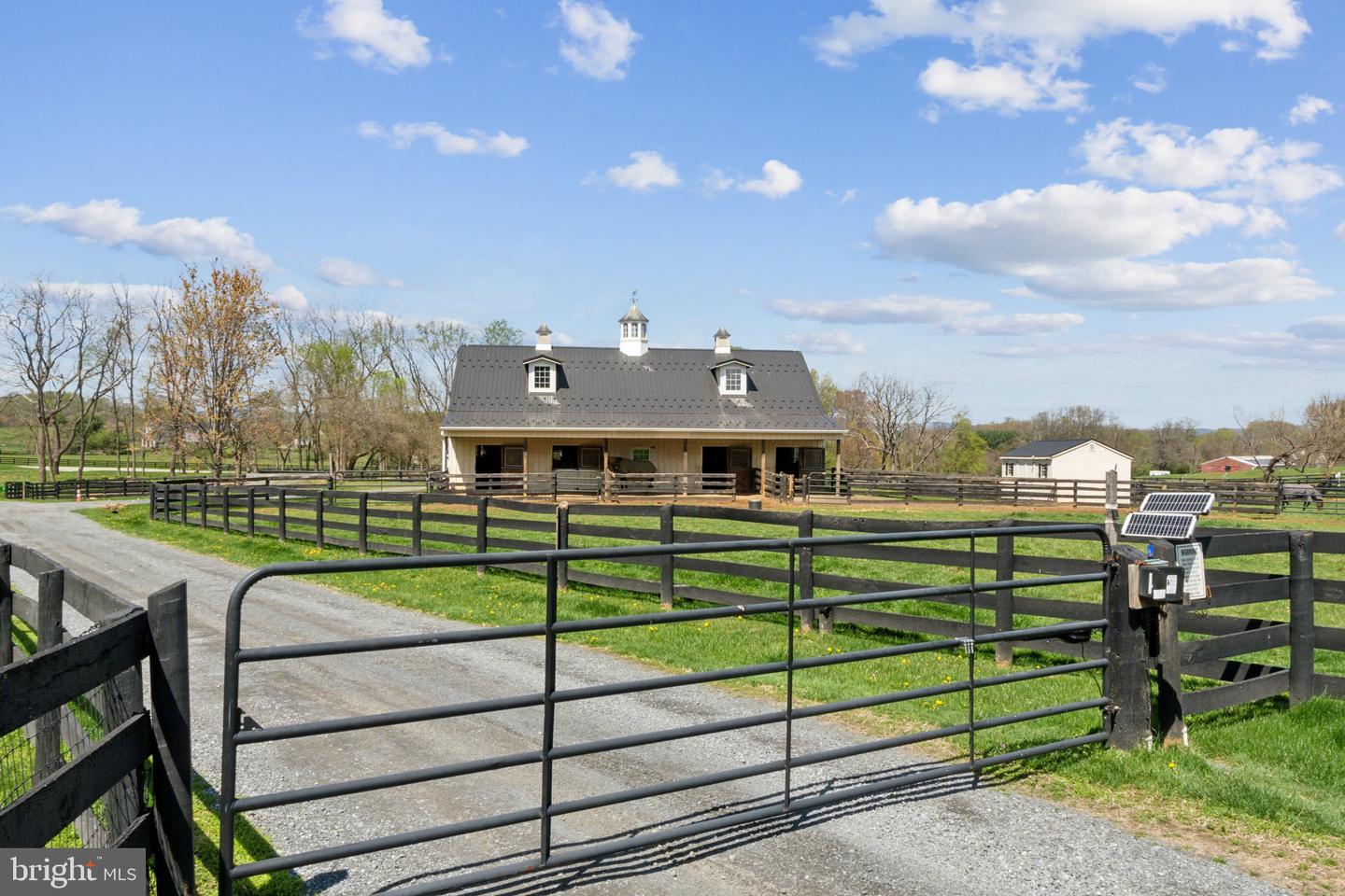 20011 PLEASANT MEADOW LN, PURCELLVILLE, Virginia 20132, 5 Bedrooms Bedrooms, ,5 BathroomsBathrooms,Residential,For sale,20011 PLEASANT MEADOW LN,VALO2093270 MLS # VALO2093270