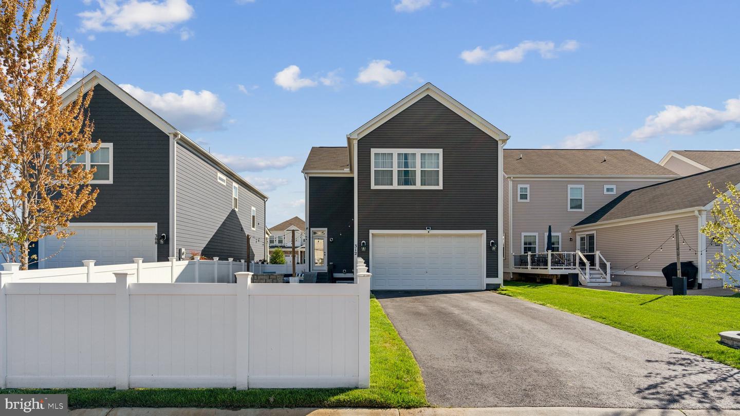 312 BOXELDER DR, STAFFORD, Virginia 22554, 5 Bedrooms Bedrooms, ,3 BathroomsBathrooms,Residential,For sale,312 BOXELDER DR,VAST2037678 MLS # VAST2037678