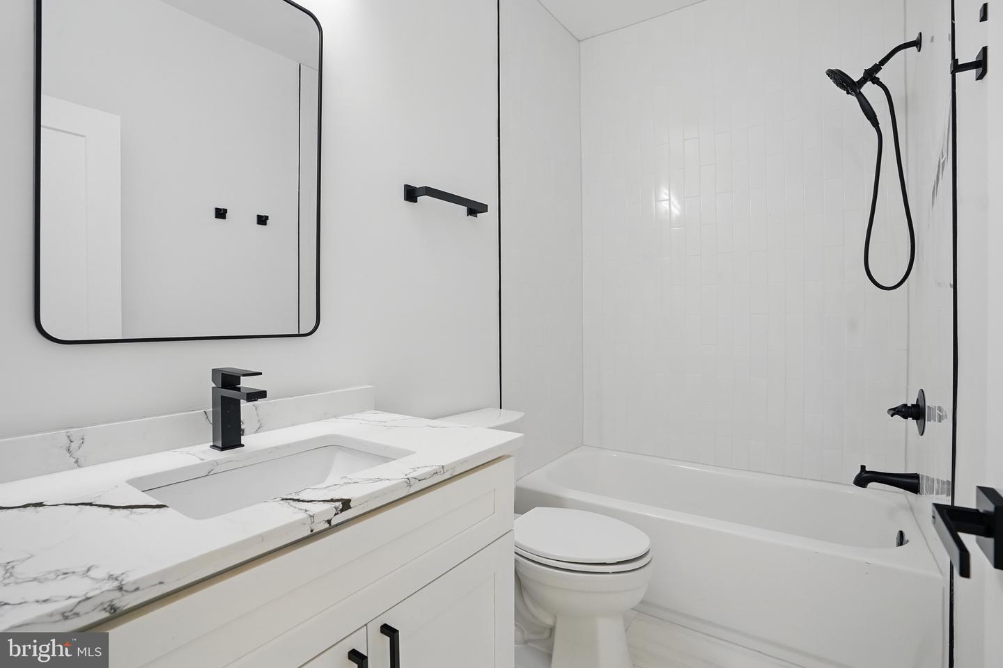 4134 MAPLE AVE, FAIRFAX, Virginia 22032, 6 Bedrooms Bedrooms, ,6 BathroomsBathrooms,Residential,For sale,4134 MAPLE AVE,VAFX2232944 MLS # VAFX2232944