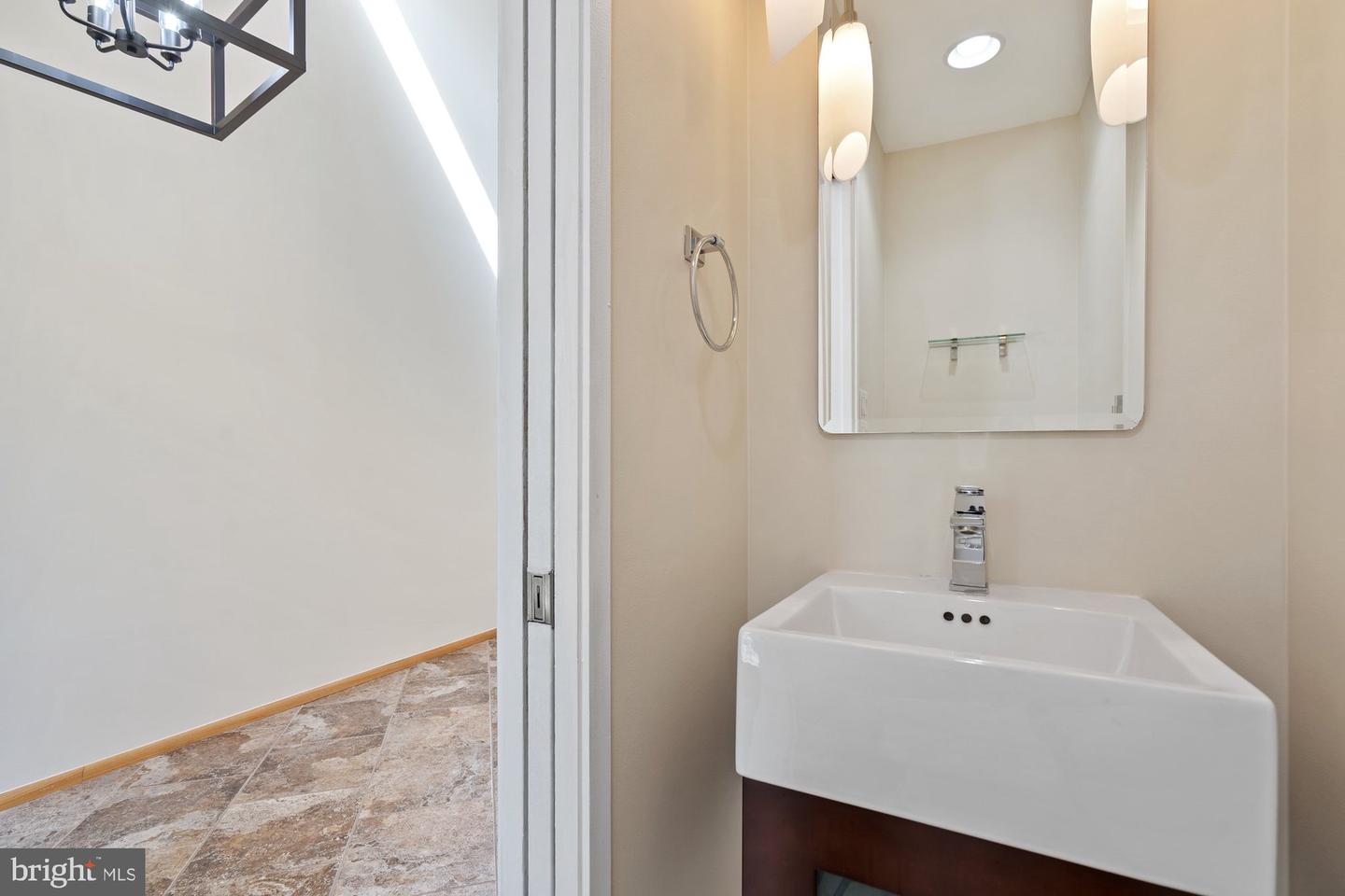 1418 WOLFTRAP RUN RD, VIENNA, Virginia 22182, 5 Bedrooms Bedrooms, ,3 BathroomsBathrooms,Residential,For sale,1418 WOLFTRAP RUN RD,VAFX2233056 MLS # VAFX2233056