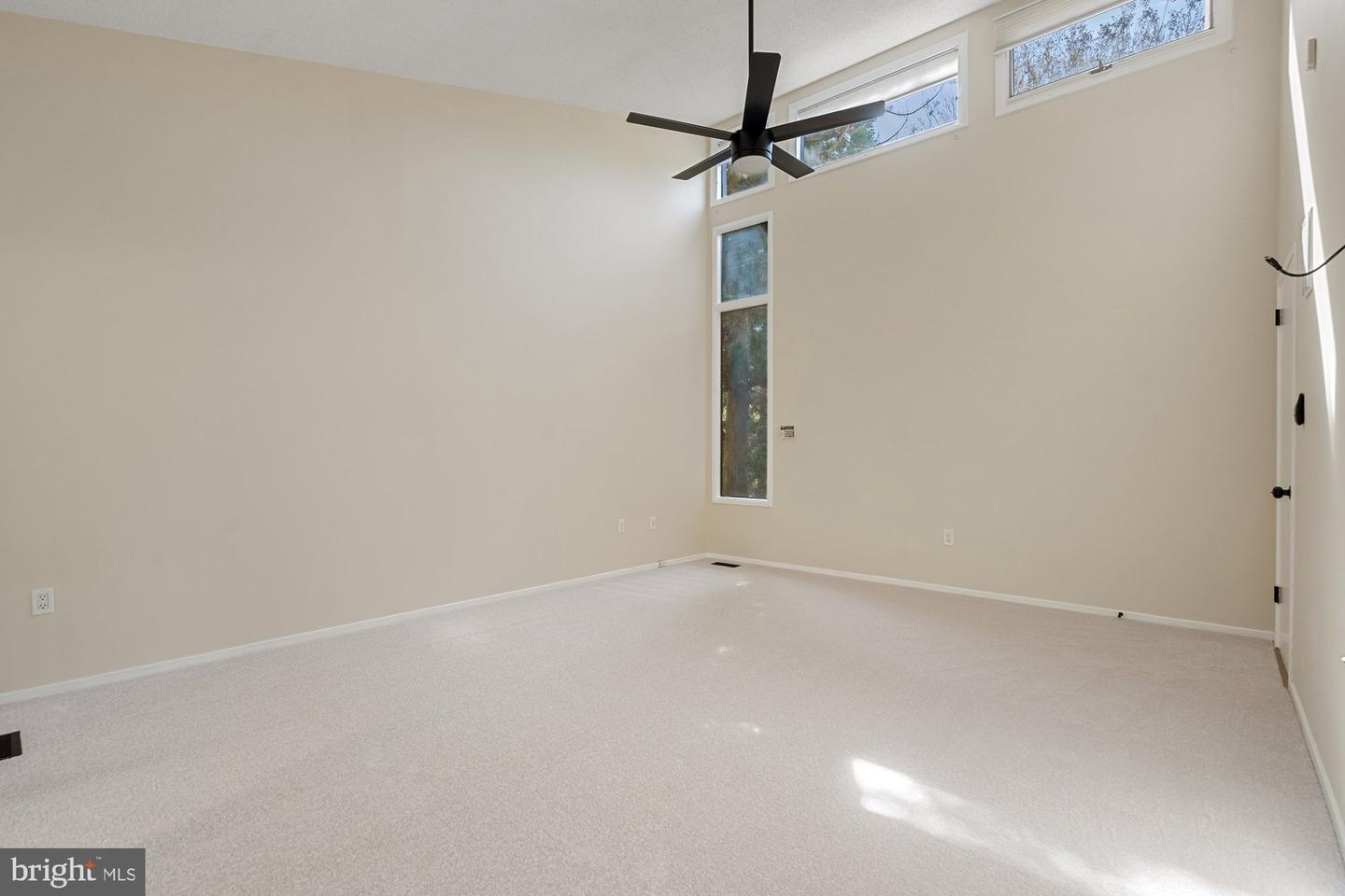1418 WOLFTRAP RUN RD, VIENNA, Virginia 22182, 5 Bedrooms Bedrooms, ,3 BathroomsBathrooms,Residential,For sale,1418 WOLFTRAP RUN RD,VAFX2233056 MLS # VAFX2233056