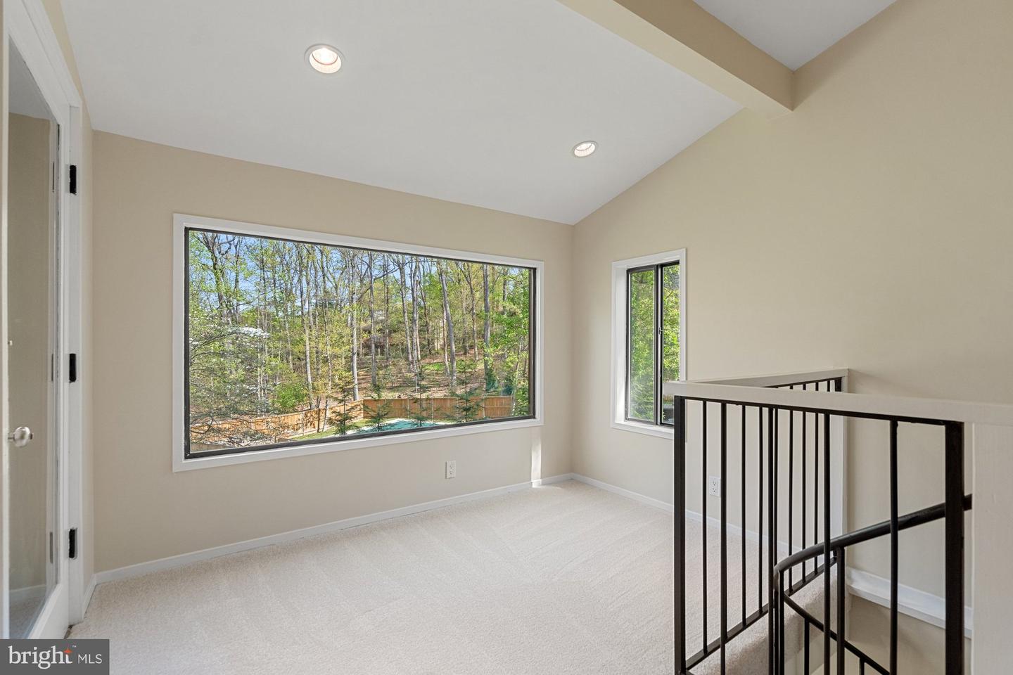 1418 WOLFTRAP RUN RD, VIENNA, Virginia 22182, 5 Bedrooms Bedrooms, ,3 BathroomsBathrooms,Residential,For sale,1418 WOLFTRAP RUN RD,VAFX2233056 MLS # VAFX2233056