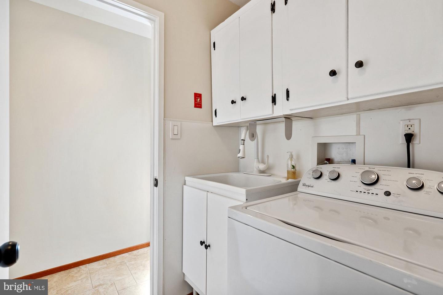 1418 WOLFTRAP RUN RD, VIENNA, Virginia 22182, 5 Bedrooms Bedrooms, ,3 BathroomsBathrooms,Residential,For sale,1418 WOLFTRAP RUN RD,VAFX2233056 MLS # VAFX2233056