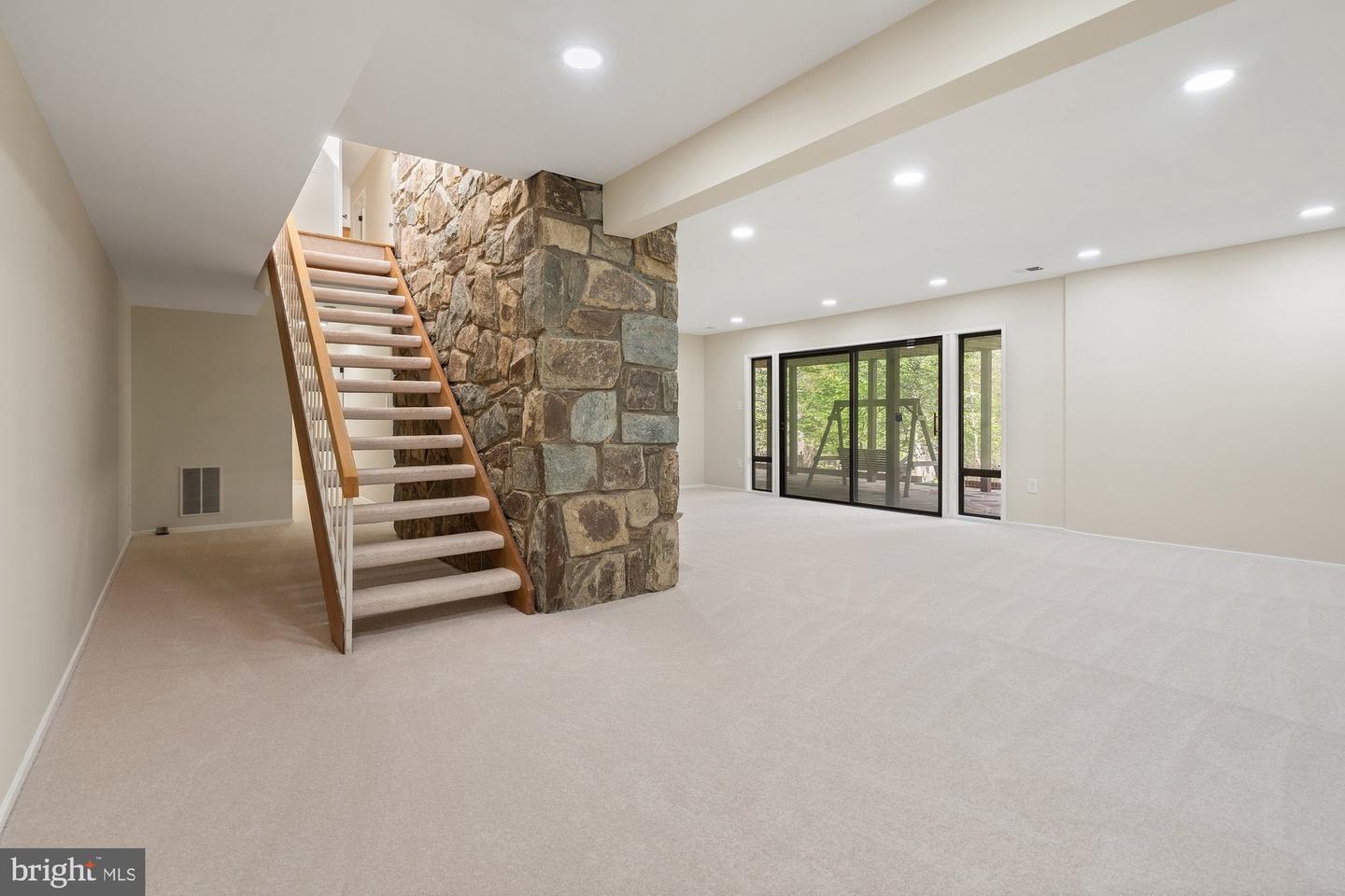 1418 WOLFTRAP RUN RD, VIENNA, Virginia 22182, 5 Bedrooms Bedrooms, ,3 BathroomsBathrooms,Residential,For sale,1418 WOLFTRAP RUN RD,VAFX2233056 MLS # VAFX2233056