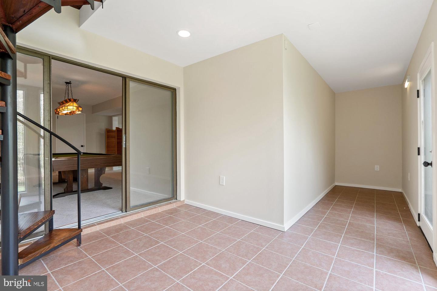 1418 WOLFTRAP RUN RD, VIENNA, Virginia 22182, 5 Bedrooms Bedrooms, ,3 BathroomsBathrooms,Residential,For sale,1418 WOLFTRAP RUN RD,VAFX2233056 MLS # VAFX2233056