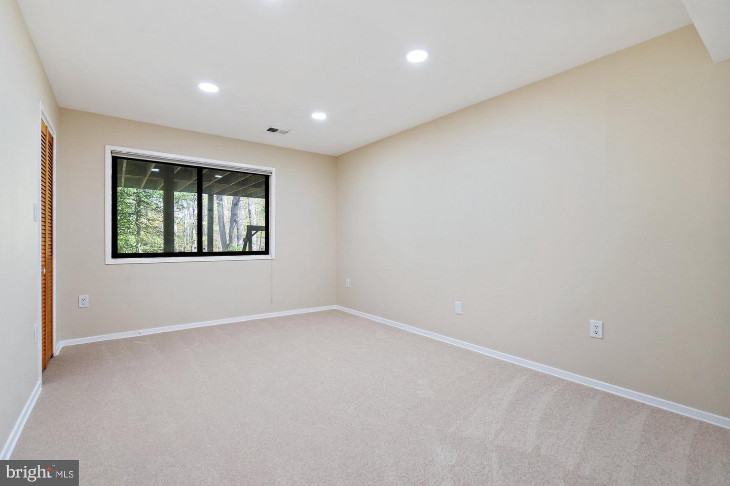 1418 WOLFTRAP RUN RD, VIENNA, Virginia 22182, 5 Bedrooms Bedrooms, ,3 BathroomsBathrooms,Residential,For sale,1418 WOLFTRAP RUN RD,VAFX2233056 MLS # VAFX2233056