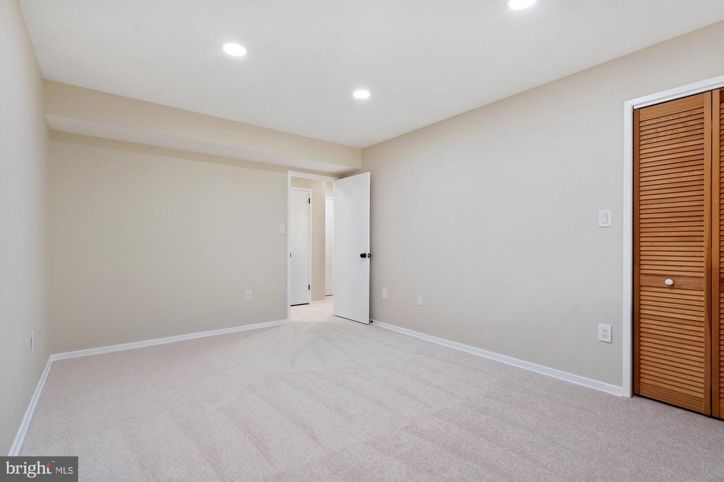 1418 WOLFTRAP RUN RD, VIENNA, Virginia 22182, 5 Bedrooms Bedrooms, ,3 BathroomsBathrooms,Residential,For sale,1418 WOLFTRAP RUN RD,VAFX2233056 MLS # VAFX2233056
