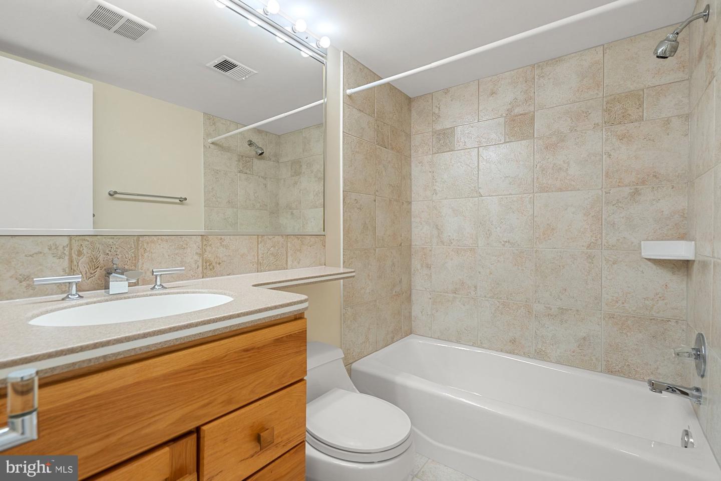 1418 WOLFTRAP RUN RD, VIENNA, Virginia 22182, 5 Bedrooms Bedrooms, ,3 BathroomsBathrooms,Residential,For sale,1418 WOLFTRAP RUN RD,VAFX2233056 MLS # VAFX2233056