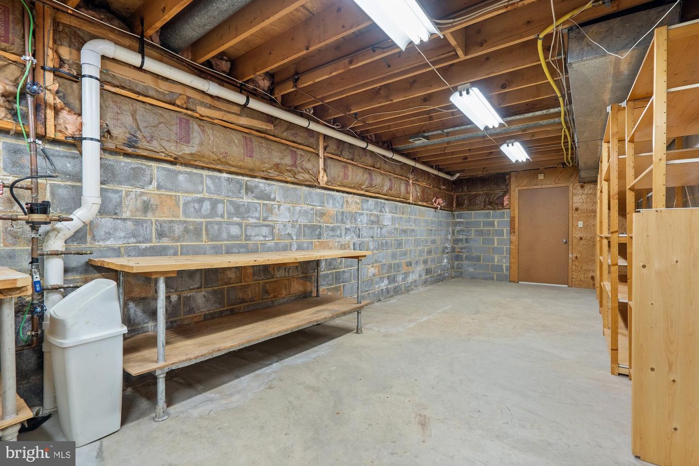 1418 WOLFTRAP RUN RD, VIENNA, Virginia 22182, 5 Bedrooms Bedrooms, ,3 BathroomsBathrooms,Residential,For sale,1418 WOLFTRAP RUN RD,VAFX2233056 MLS # VAFX2233056