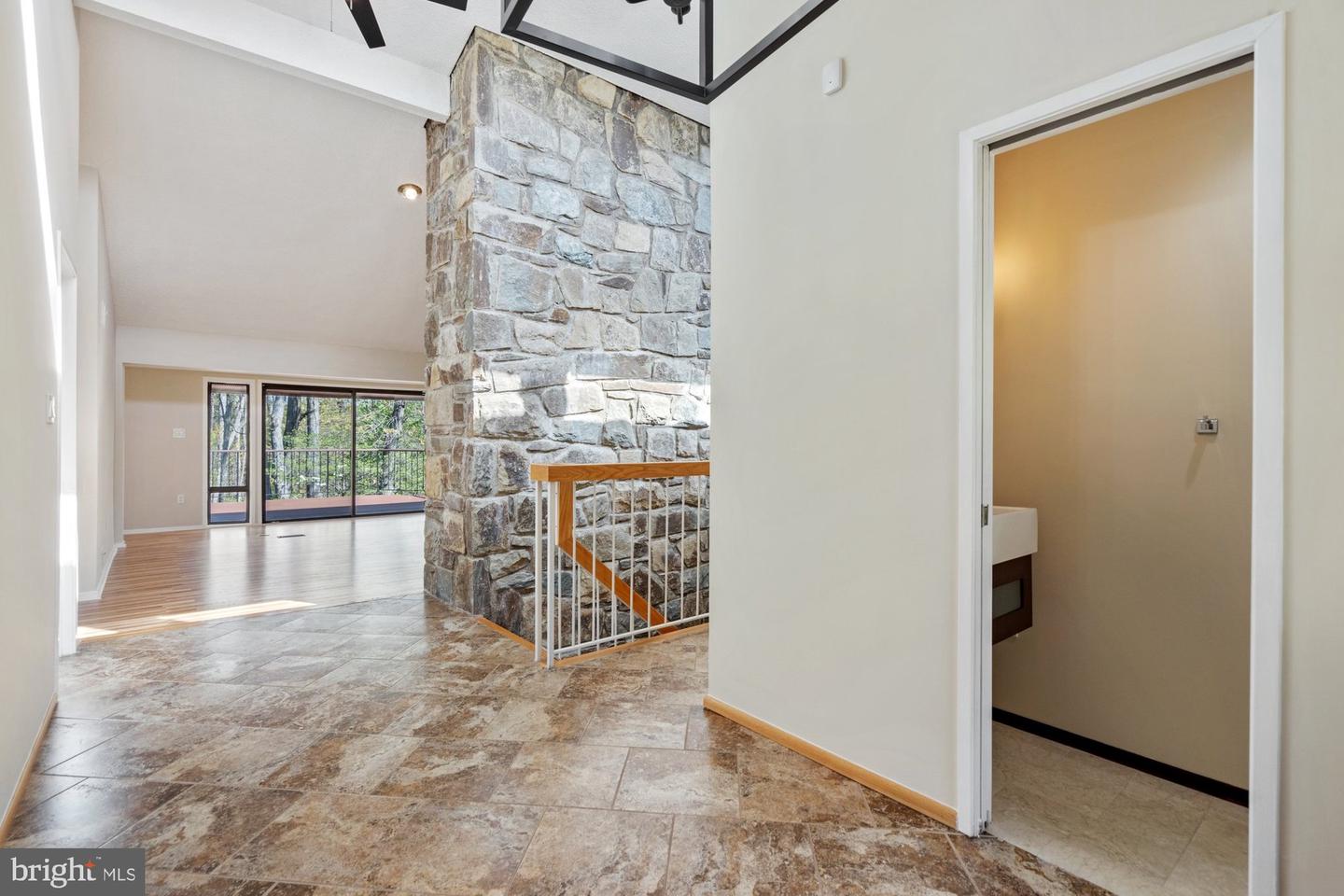 1418 WOLFTRAP RUN RD, VIENNA, Virginia 22182, 5 Bedrooms Bedrooms, ,3 BathroomsBathrooms,Residential,For sale,1418 WOLFTRAP RUN RD,VAFX2233056 MLS # VAFX2233056