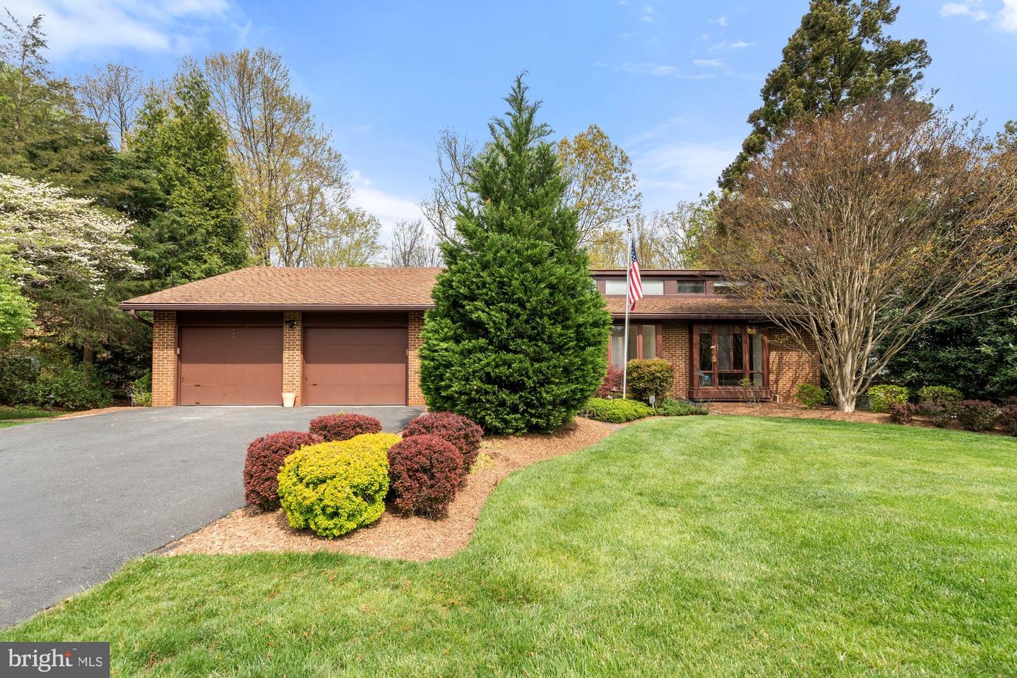 1418 WOLFTRAP RUN RD, VIENNA, Virginia 22182, 5 Bedrooms Bedrooms, ,3 BathroomsBathrooms,Residential,For sale,1418 WOLFTRAP RUN RD,VAFX2233056 MLS # VAFX2233056