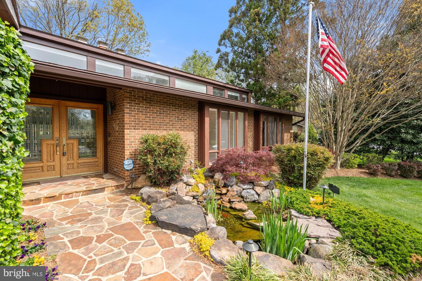 1418 WOLFTRAP RUN RD, VIENNA, Virginia 22182, 5 Bedrooms Bedrooms, ,3 BathroomsBathrooms,Residential,For sale,1418 WOLFTRAP RUN RD,VAFX2233056 MLS # VAFX2233056