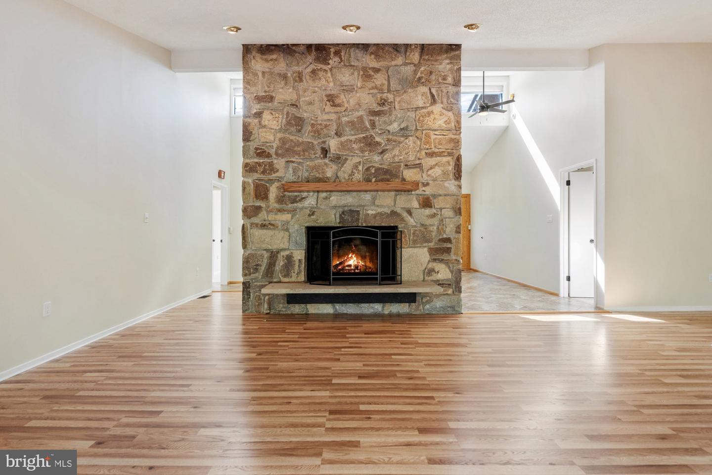 1418 WOLFTRAP RUN RD, VIENNA, Virginia 22182, 5 Bedrooms Bedrooms, ,3 BathroomsBathrooms,Residential,For sale,1418 WOLFTRAP RUN RD,VAFX2233056 MLS # VAFX2233056