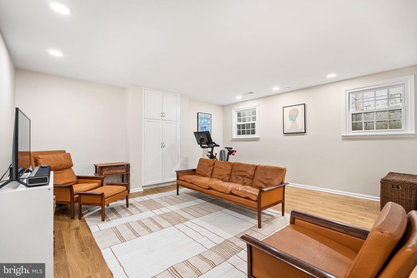 2729 UNICORN LN NW, WASHINGTON, District Of Columbia 20015, 3 Bedrooms Bedrooms, ,3 BathroomsBathrooms,Residential,For sale,2729 UNICORN LN NW,DCDC2194676 MLS # DCDC2194676