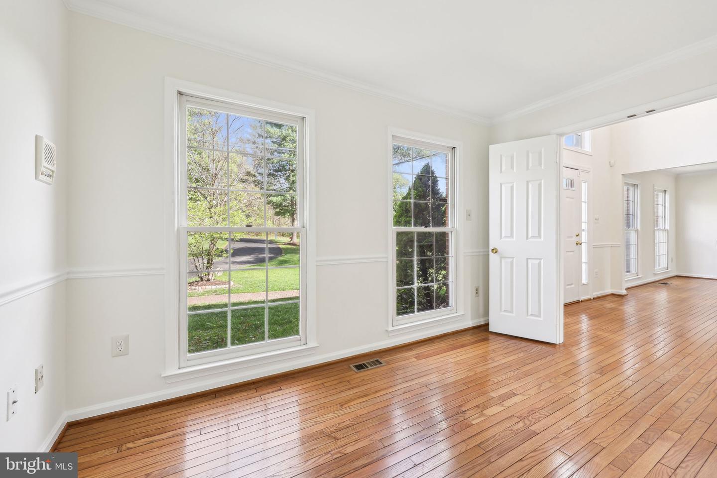 1316 SHAKER WOODS RD, HERNDON, Virginia 20170, 5 Bedrooms Bedrooms, ,4 BathroomsBathrooms,Residential,For sale,1316 SHAKER WOODS RD,VAFX2233168 MLS # VAFX2233168