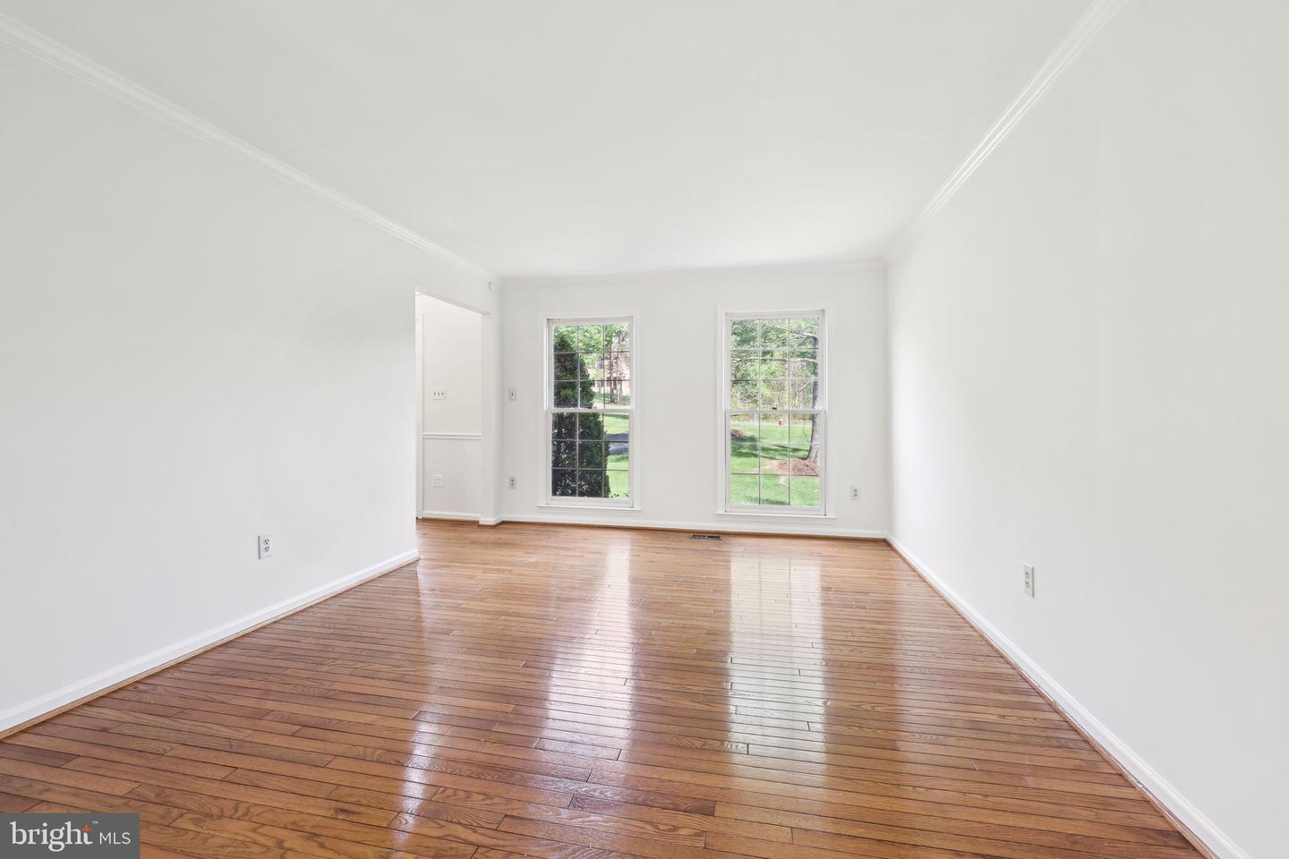 1316 SHAKER WOODS RD, HERNDON, Virginia 20170, 5 Bedrooms Bedrooms, ,4 BathroomsBathrooms,Residential,For sale,1316 SHAKER WOODS RD,VAFX2233168 MLS # VAFX2233168