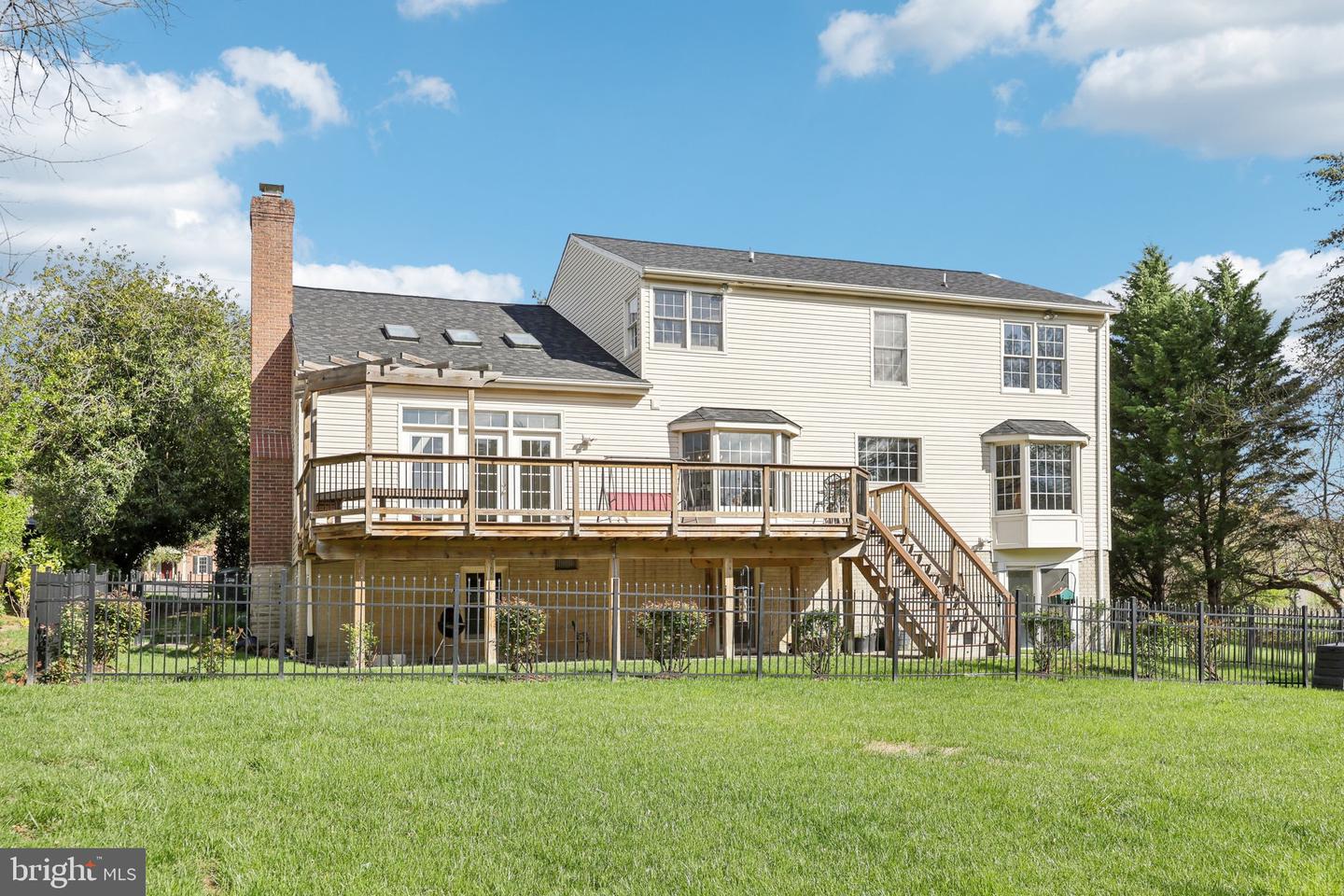 1316 SHAKER WOODS RD, HERNDON, Virginia 20170, 5 Bedrooms Bedrooms, ,4 BathroomsBathrooms,Residential,For sale,1316 SHAKER WOODS RD,VAFX2233168 MLS # VAFX2233168