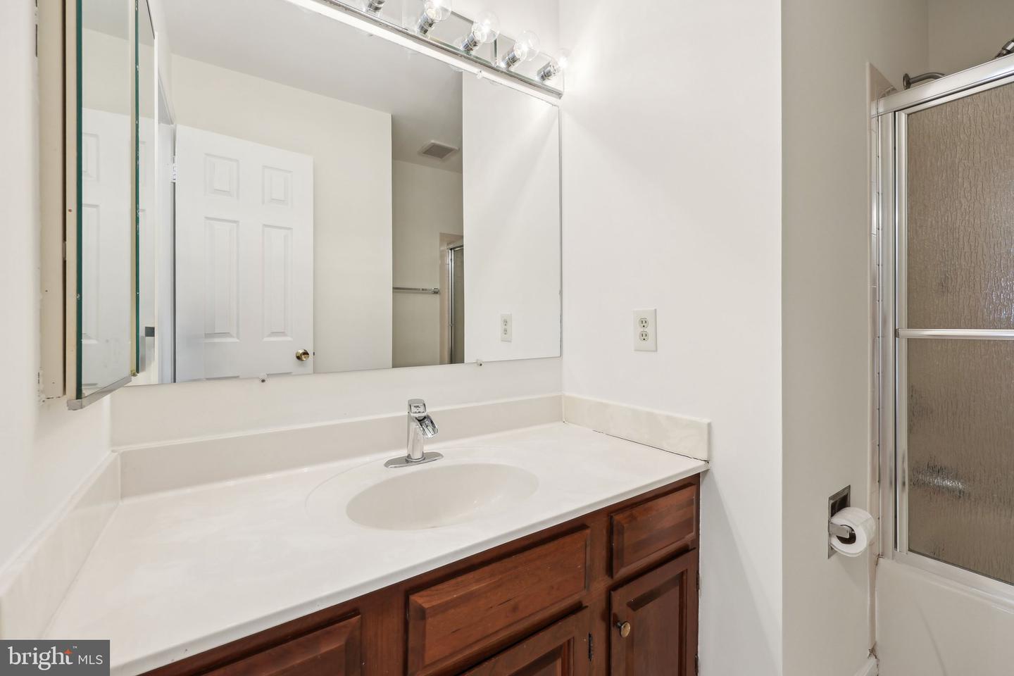 1316 SHAKER WOODS RD, HERNDON, Virginia 20170, 5 Bedrooms Bedrooms, ,4 BathroomsBathrooms,Residential,For sale,1316 SHAKER WOODS RD,VAFX2233168 MLS # VAFX2233168