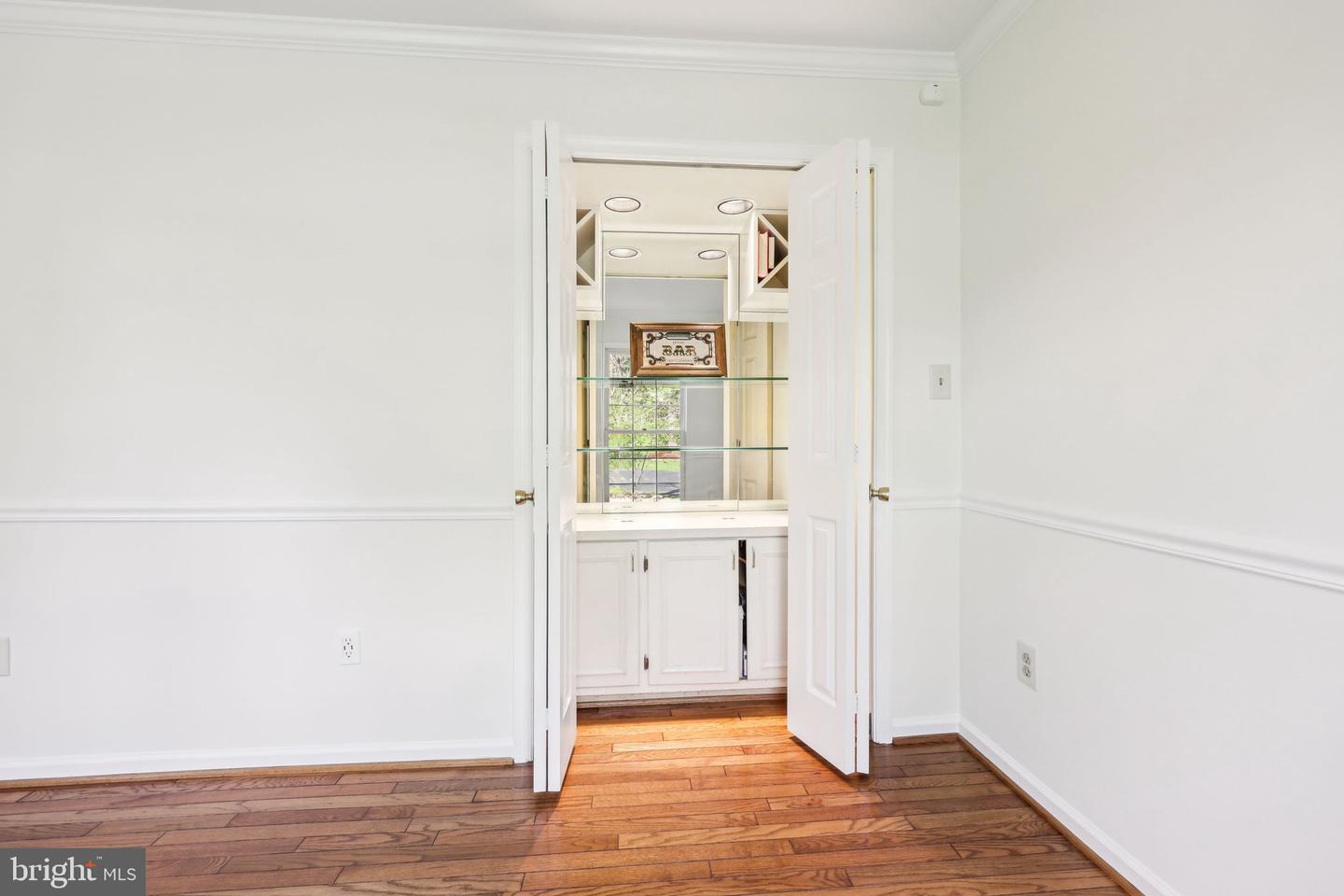 1316 SHAKER WOODS RD, HERNDON, Virginia 20170, 5 Bedrooms Bedrooms, ,4 BathroomsBathrooms,Residential,For sale,1316 SHAKER WOODS RD,VAFX2233168 MLS # VAFX2233168