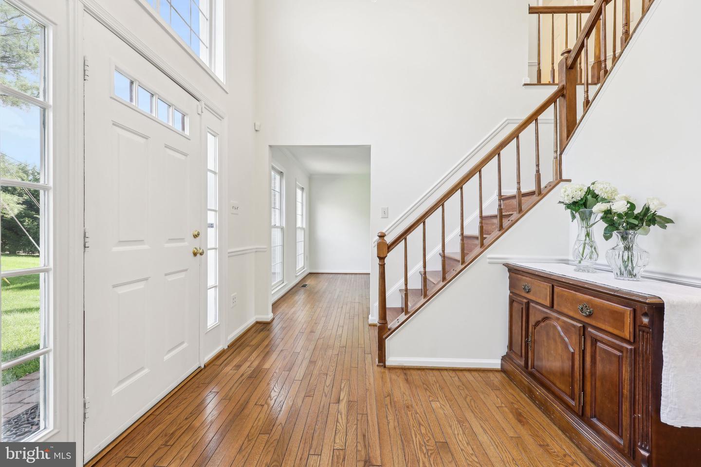 1316 SHAKER WOODS RD, HERNDON, Virginia 20170, 5 Bedrooms Bedrooms, ,4 BathroomsBathrooms,Residential,For sale,1316 SHAKER WOODS RD,VAFX2233168 MLS # VAFX2233168