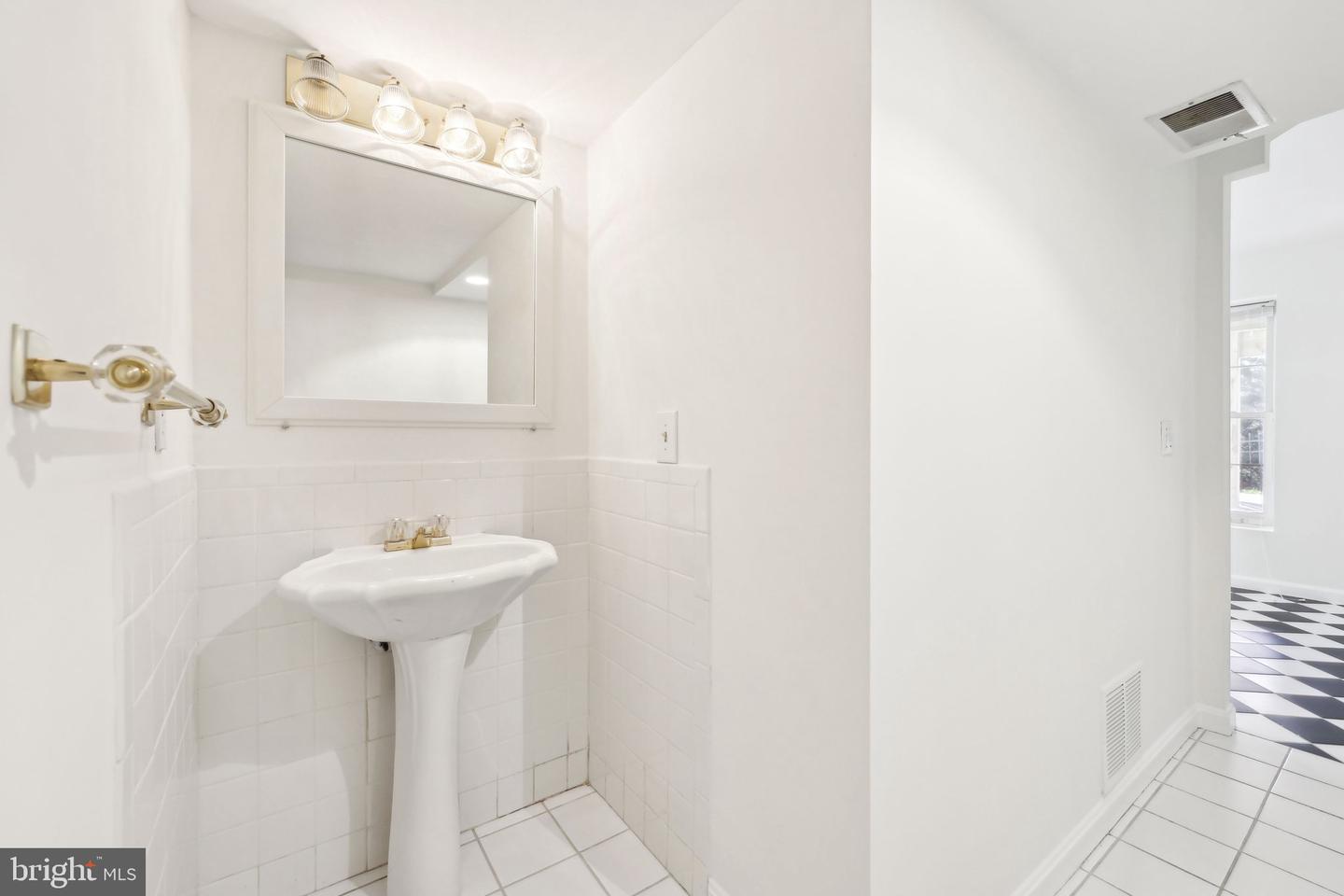 1316 SHAKER WOODS RD, HERNDON, Virginia 20170, 5 Bedrooms Bedrooms, ,4 BathroomsBathrooms,Residential,For sale,1316 SHAKER WOODS RD,VAFX2233168 MLS # VAFX2233168