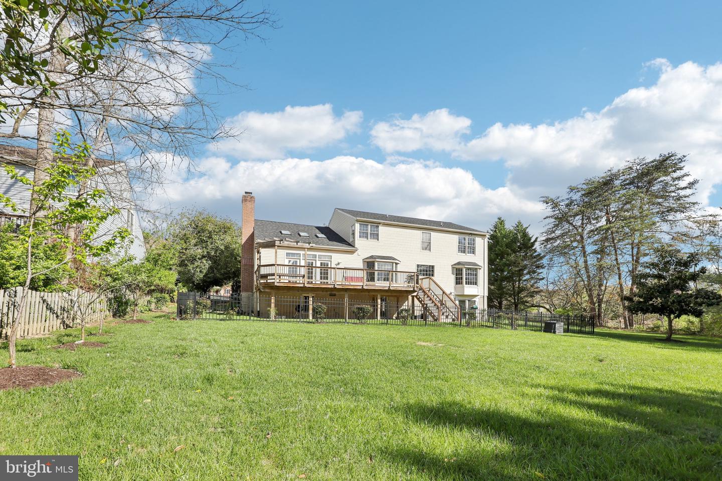 1316 SHAKER WOODS RD, HERNDON, Virginia 20170, 5 Bedrooms Bedrooms, ,4 BathroomsBathrooms,Residential,For sale,1316 SHAKER WOODS RD,VAFX2233168 MLS # VAFX2233168