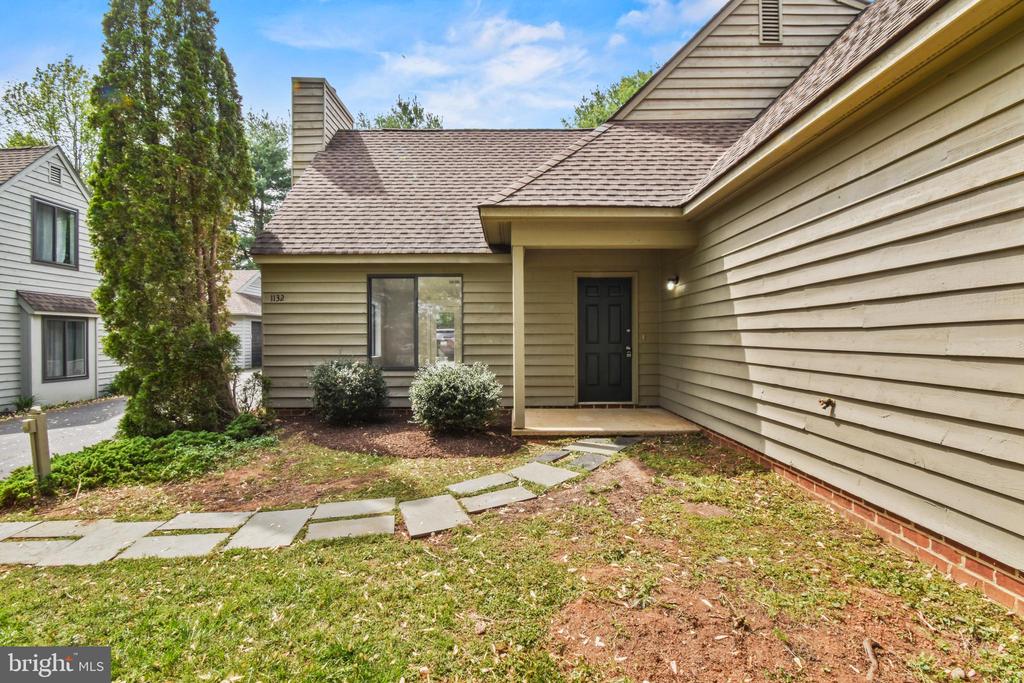 1132 AMBER RIDGE RD, CHARLOTTESVILLE, Virginia 22901, 4 Bedrooms Bedrooms, ,2 BathroomsBathrooms,Residential,1132 AMBER RIDGE RD,VAAB2000954 MLS # VAAB2000954