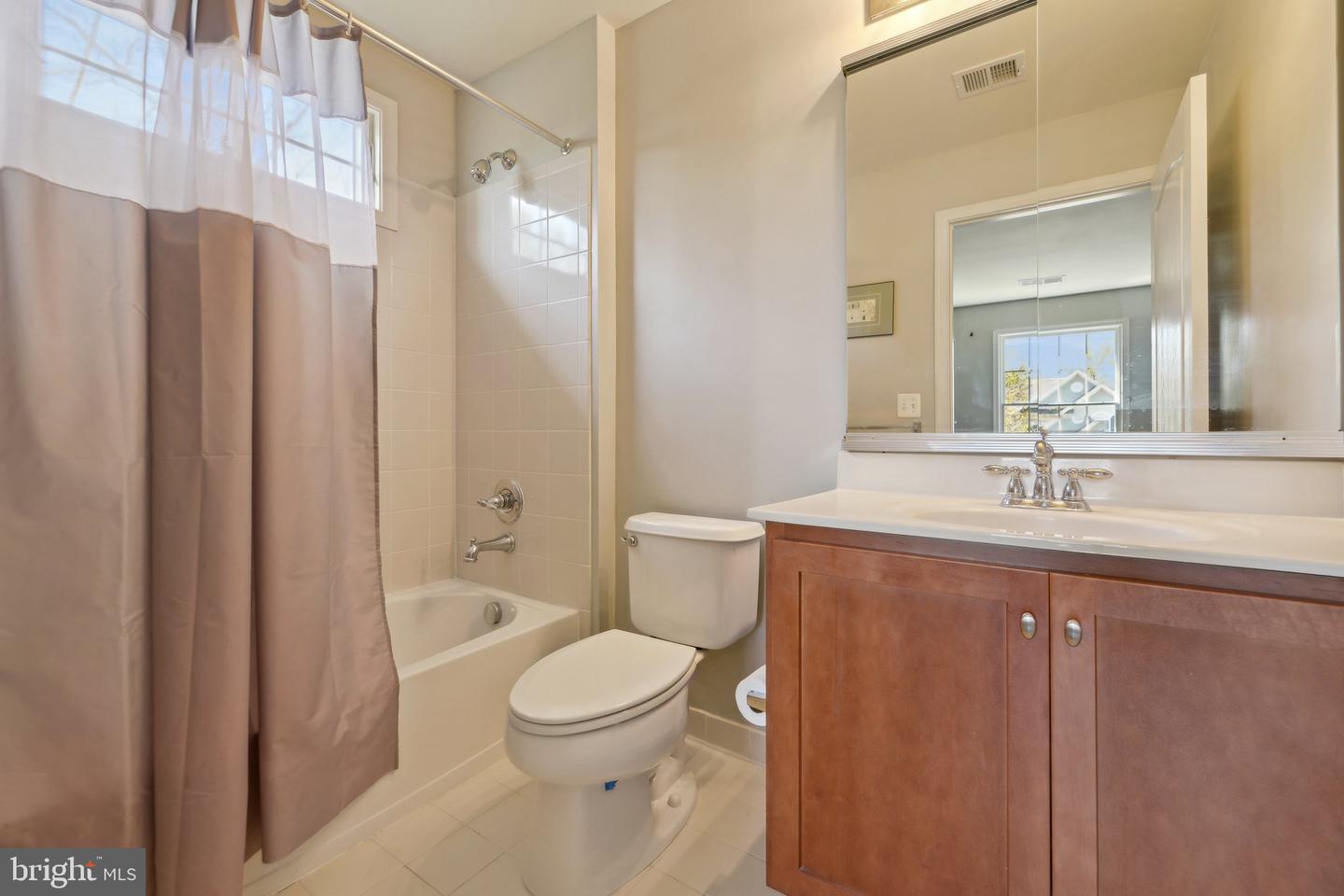 20121 WHISTLING STRAITS PL, ASHBURN, Virginia 20147, 5 Bedrooms Bedrooms, ,4 BathroomsBathrooms,Residential,For sale,20121 WHISTLING STRAITS PL,VALO2093742 MLS # VALO2093742