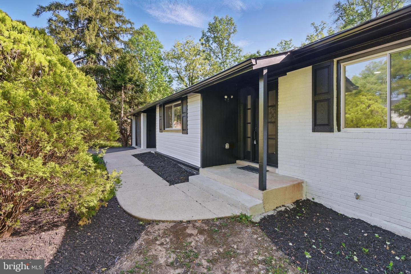 4838 RANDOLPH DR, ANNANDALE, Virginia 22003, 4 Bedrooms Bedrooms, ,3 BathroomsBathrooms,Residential,For sale,4838 RANDOLPH DR,VAFX2233778 MLS # VAFX2233778