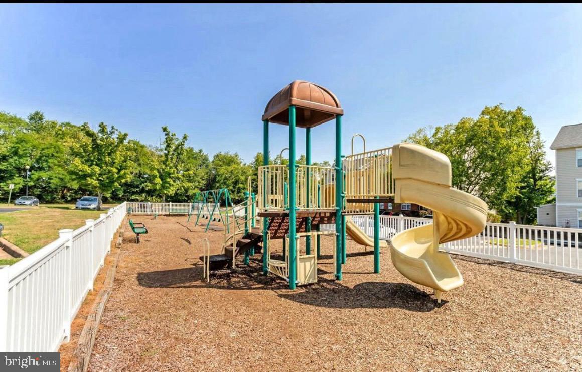 3371 YOST LN #C-202, DUMFRIES, Virginia 22026, 2 Bedrooms Bedrooms, ,2 BathroomsBathrooms,Residential,For sale,3371 YOST LN #C-202,VAPW2091930 MLS # VAPW2091930