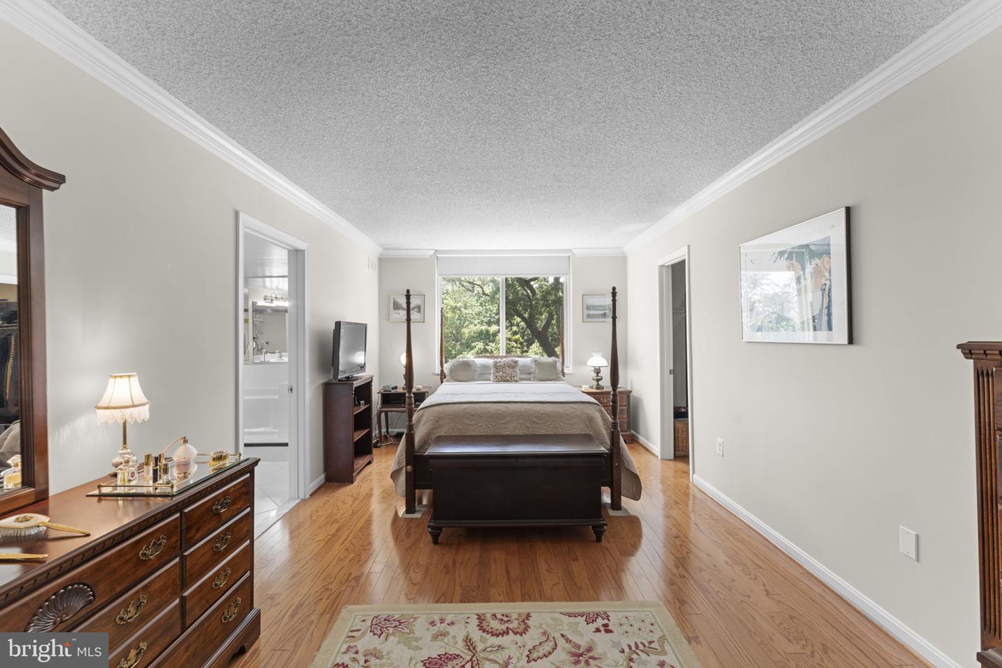 1515 S ARLINGTON RIDGE RD #402, ARLINGTON, Virginia 22202, 2 Bedrooms Bedrooms, ,2 BathroomsBathrooms,Residential,For sale,1515 S ARLINGTON RIDGE RD #402,VAAR2055980 MLS # VAAR2055980