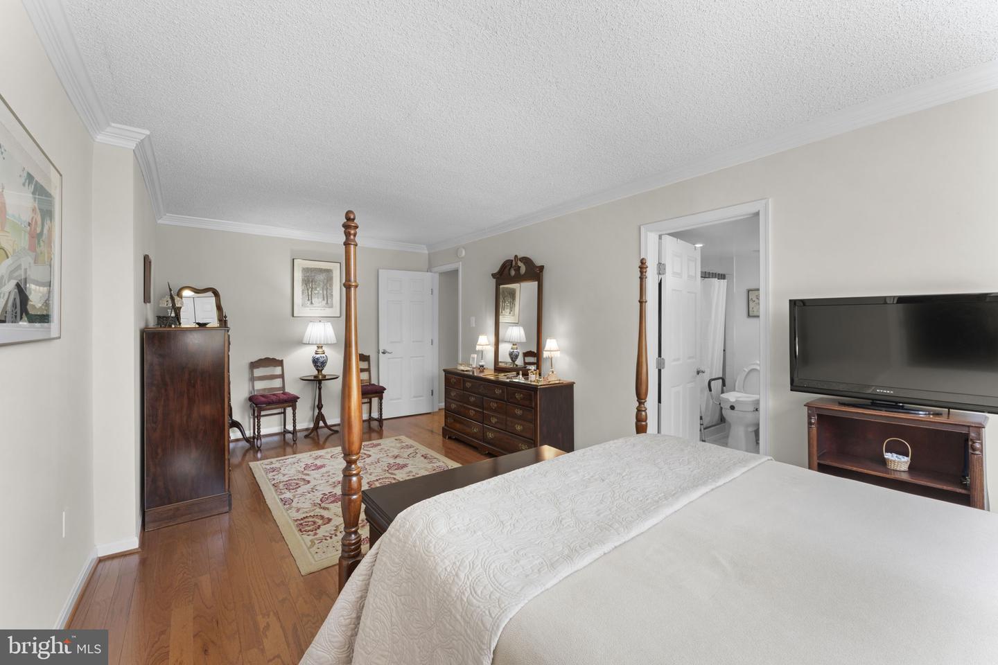 1515 S ARLINGTON RIDGE RD #402, ARLINGTON, Virginia 22202, 2 Bedrooms Bedrooms, ,2 BathroomsBathrooms,Residential,For sale,1515 S ARLINGTON RIDGE RD #402,VAAR2055980 MLS # VAAR2055980