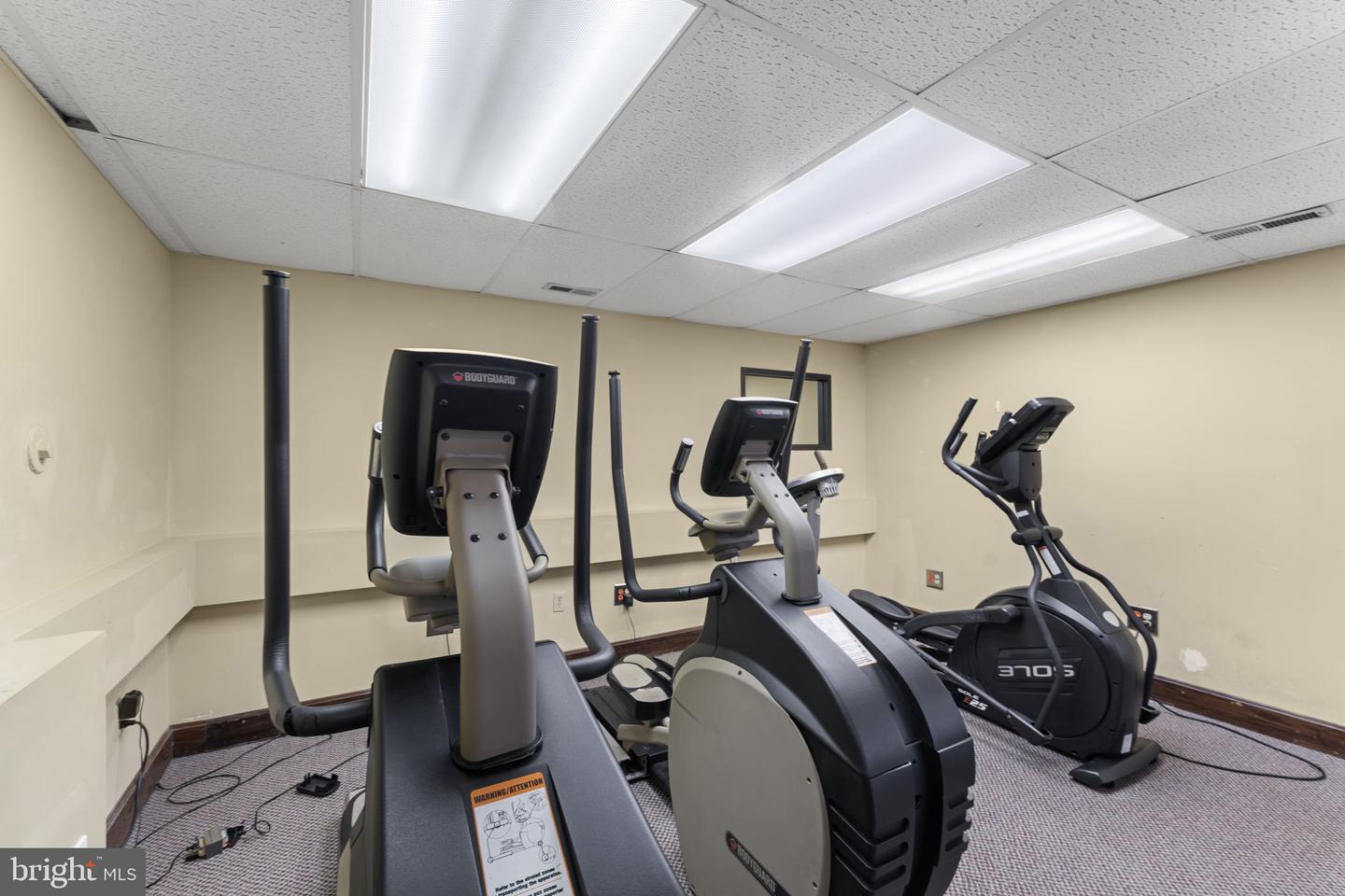 1515 S ARLINGTON RIDGE RD #402, ARLINGTON, Virginia 22202, 2 Bedrooms Bedrooms, ,2 BathroomsBathrooms,Residential,For sale,1515 S ARLINGTON RIDGE RD #402,VAAR2055980 MLS # VAAR2055980