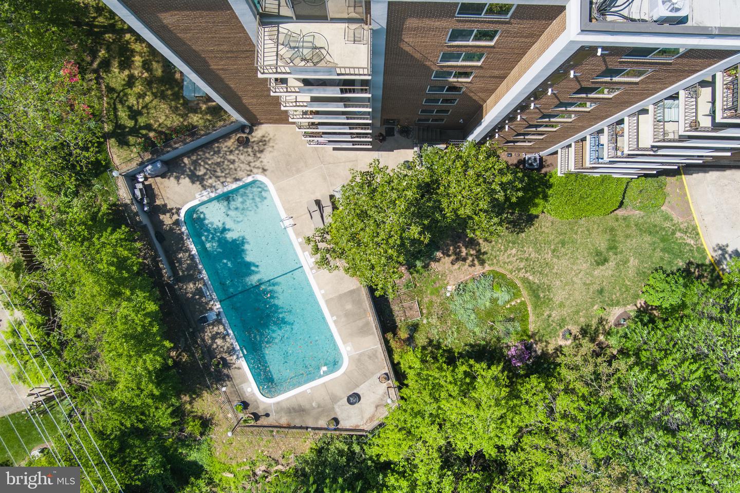 1515 S ARLINGTON RIDGE RD #402, ARLINGTON, Virginia 22202, 2 Bedrooms Bedrooms, ,2 BathroomsBathrooms,Residential,For sale,1515 S ARLINGTON RIDGE RD #402,VAAR2055980 MLS # VAAR2055980