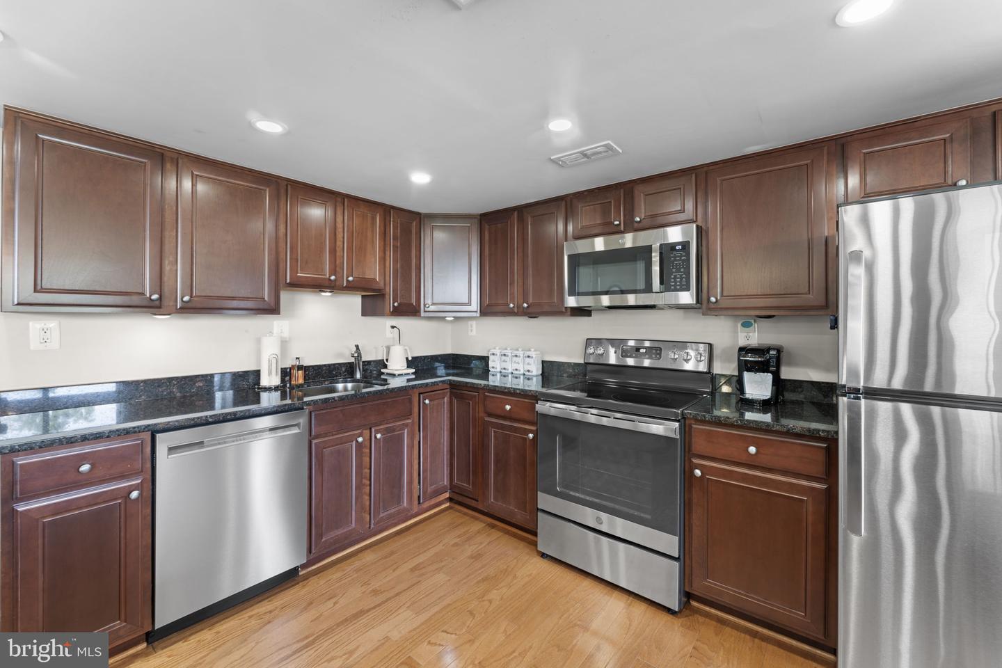 1515 S ARLINGTON RIDGE RD #402, ARLINGTON, Virginia 22202, 2 Bedrooms Bedrooms, ,2 BathroomsBathrooms,Residential,For sale,1515 S ARLINGTON RIDGE RD #402,VAAR2055980 MLS # VAAR2055980