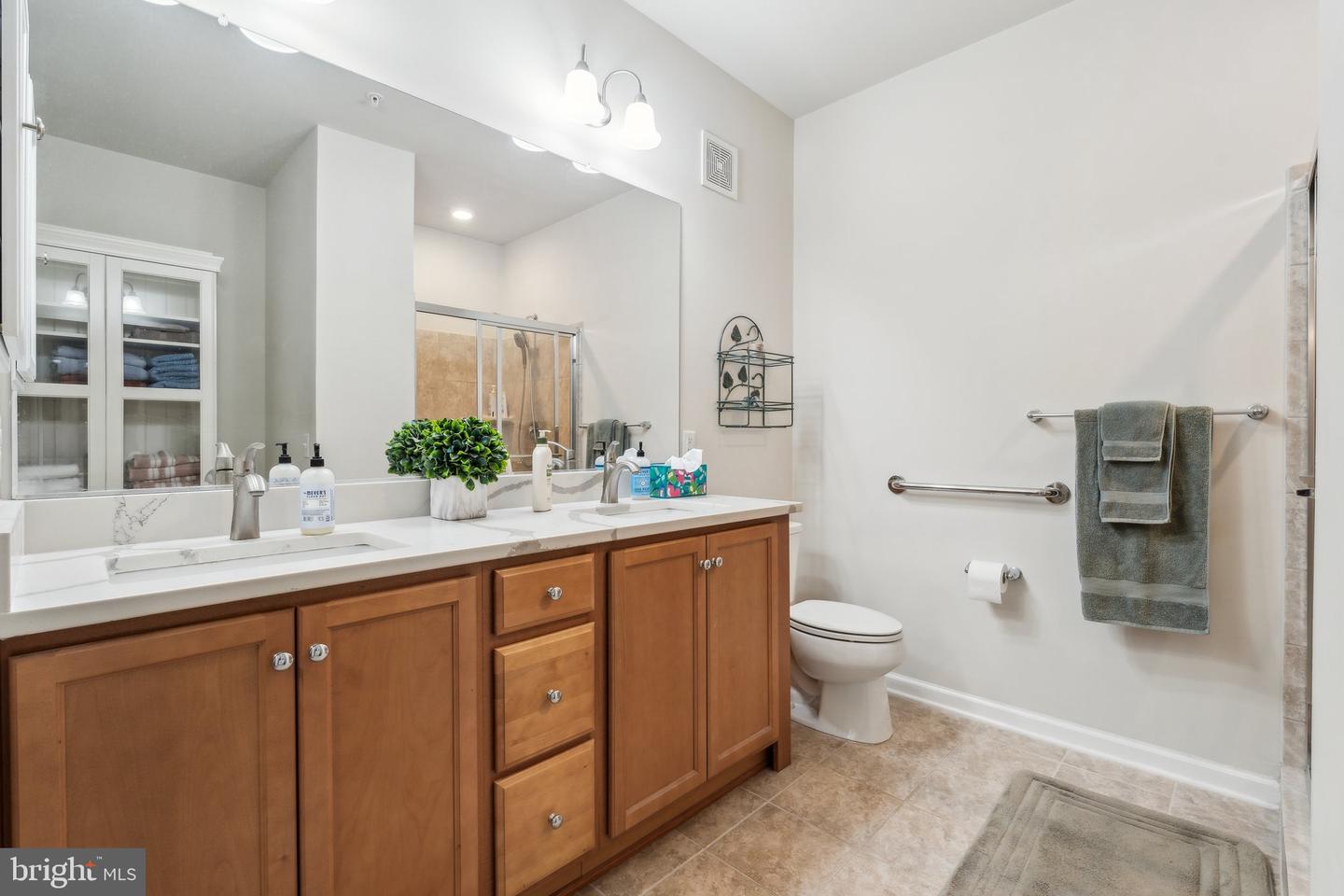 20515 LITTLE CREEK TER #101, ASHBURN, Virginia 20147, 2 Bedrooms Bedrooms, ,2 BathroomsBathrooms,Residential,For sale,20515 LITTLE CREEK TER #101,VALO2093834 MLS # VALO2093834