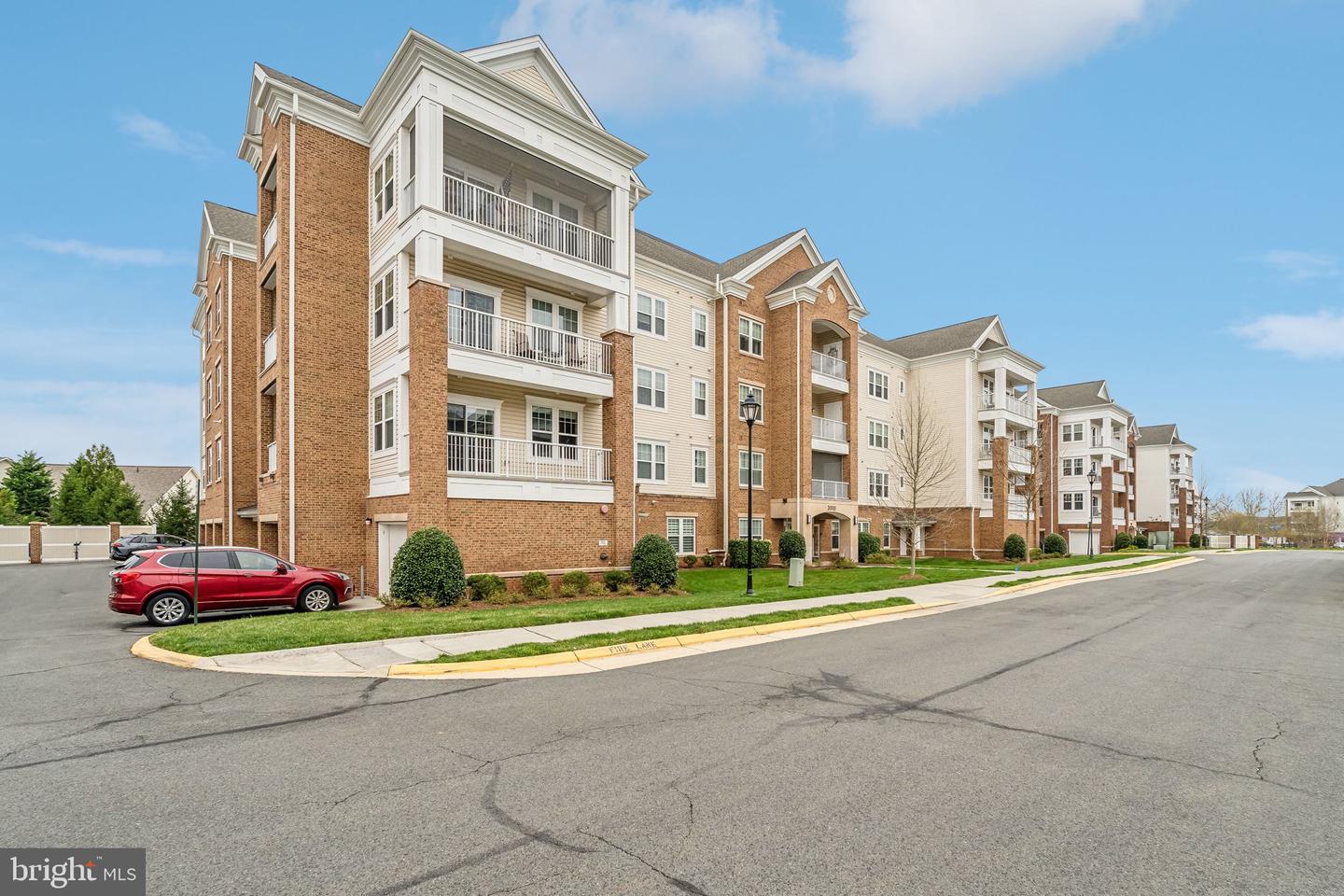 20515 LITTLE CREEK TER #101, ASHBURN, Virginia 20147, 2 Bedrooms Bedrooms, ,2 BathroomsBathrooms,Residential,For sale,20515 LITTLE CREEK TER #101,VALO2093834 MLS # VALO2093834