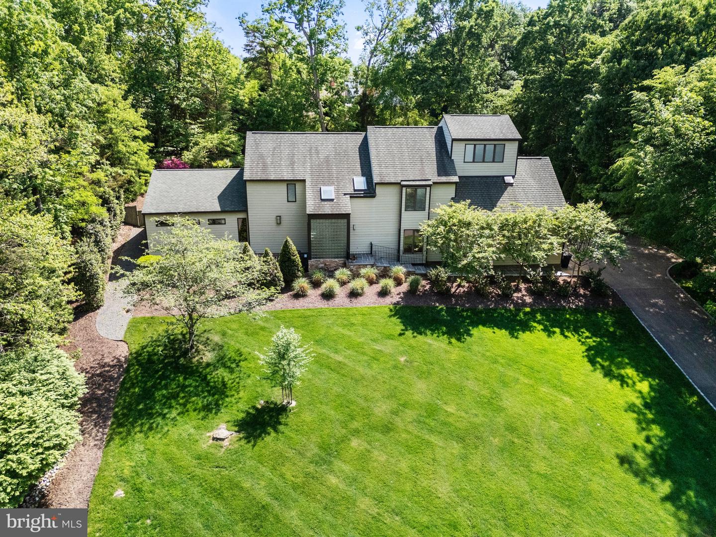 3 WELWYN PL, HENRICO, Virginia 23229, 6 Bedrooms Bedrooms, ,5 BathroomsBathrooms,Residential,For sale,3 WELWYN PL,VAHN2000868 MLS # VAHN2000868