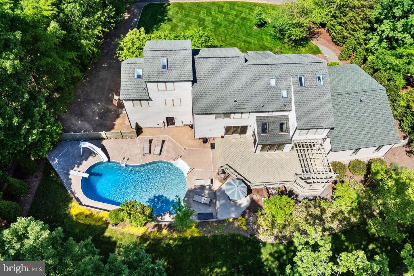 3 WELWYN PL, HENRICO, Virginia 23229, 6 Bedrooms Bedrooms, ,5 BathroomsBathrooms,Residential,For sale,3 WELWYN PL,VAHN2000868 MLS # VAHN2000868