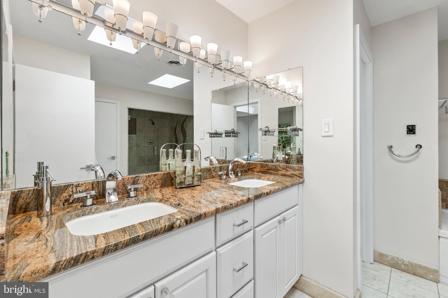 3 WELWYN PL, HENRICO, Virginia 23229, 6 Bedrooms Bedrooms, ,5 BathroomsBathrooms,Residential,For sale,3 WELWYN PL,VAHN2000868 MLS # VAHN2000868