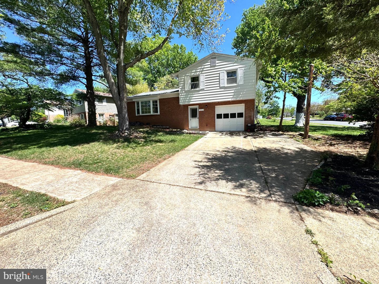 13519 CARMEL LN, CHANTILLY, Virginia 20151, 4 Bedrooms Bedrooms, ,3 BathroomsBathrooms,Residential,For sale,13519 CARMEL LN,VAFX2234012 MLS # VAFX2234012