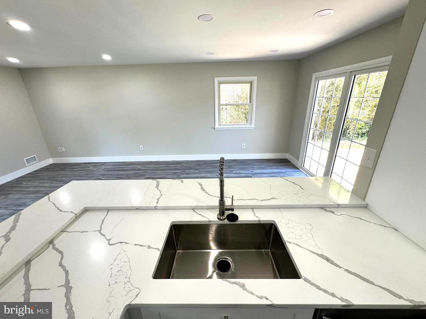13519 CARMEL LN, CHANTILLY, Virginia 20151, 4 Bedrooms Bedrooms, ,3 BathroomsBathrooms,Residential,For sale,13519 CARMEL LN,VAFX2234012 MLS # VAFX2234012