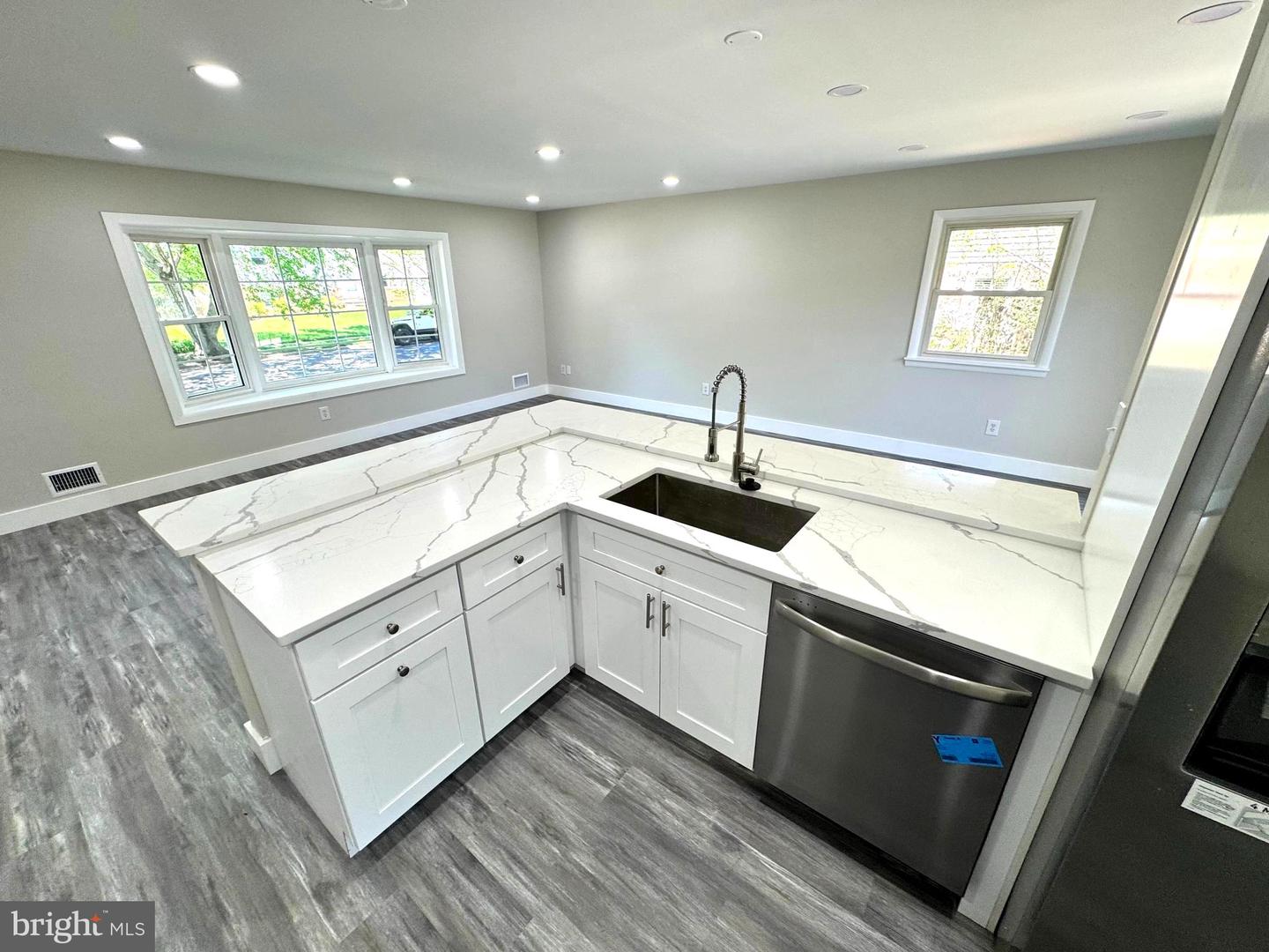 13519 CARMEL LN, CHANTILLY, Virginia 20151, 4 Bedrooms Bedrooms, ,3 BathroomsBathrooms,Residential,For sale,13519 CARMEL LN,VAFX2234012 MLS # VAFX2234012