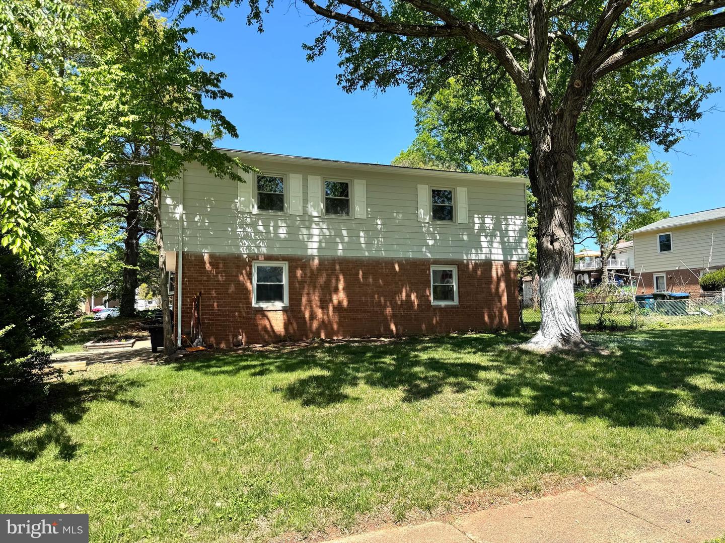13519 CARMEL LN, CHANTILLY, Virginia 20151, 4 Bedrooms Bedrooms, ,3 BathroomsBathrooms,Residential,For sale,13519 CARMEL LN,VAFX2234012 MLS # VAFX2234012