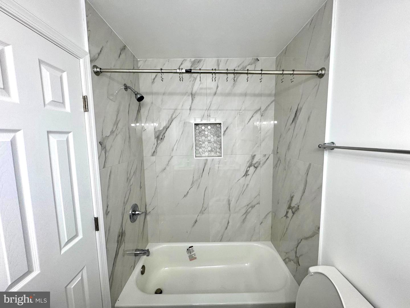 13519 CARMEL LN, CHANTILLY, Virginia 20151, 4 Bedrooms Bedrooms, ,3 BathroomsBathrooms,Residential,For sale,13519 CARMEL LN,VAFX2234012 MLS # VAFX2234012