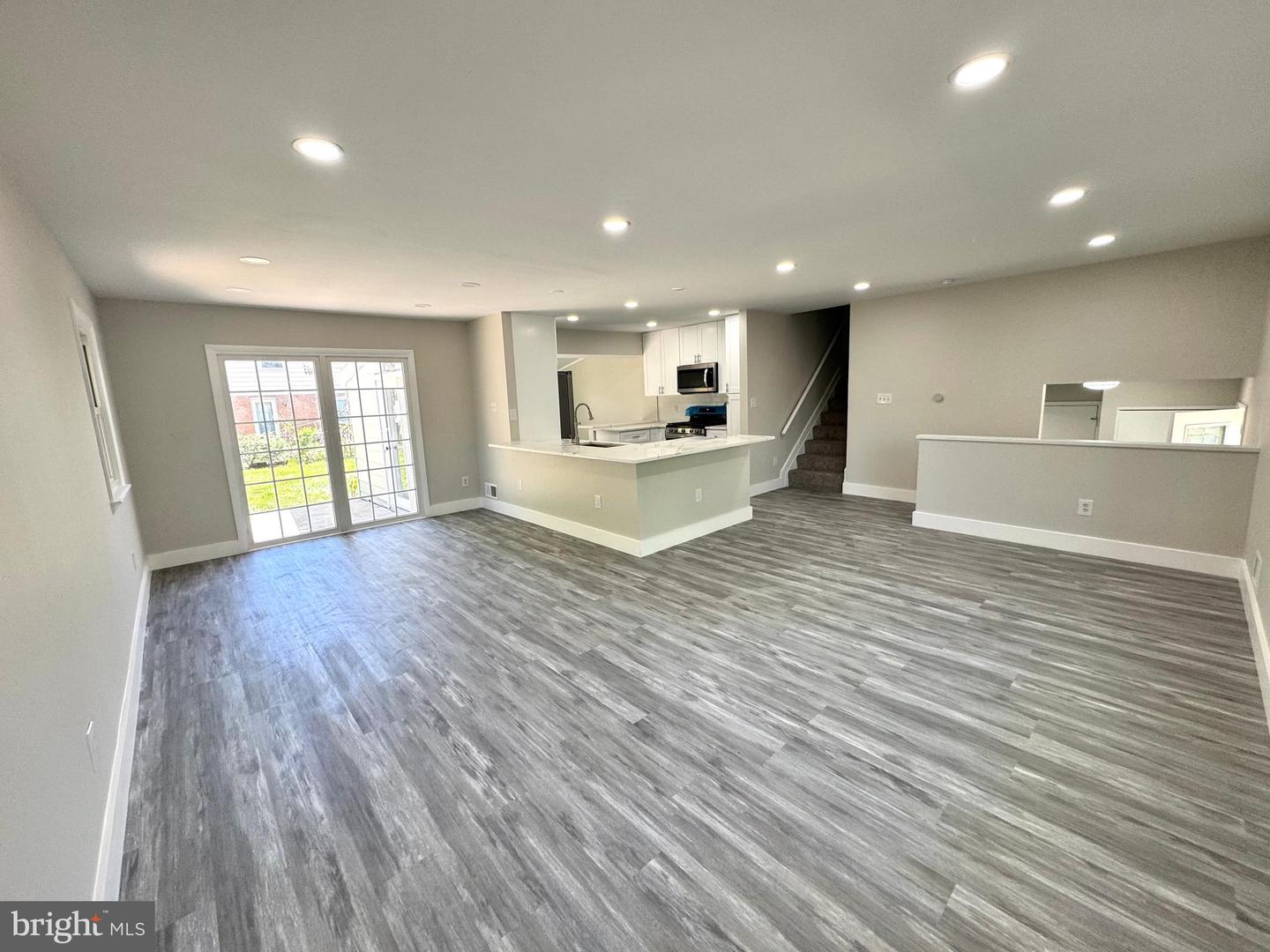 13519 CARMEL LN, CHANTILLY, Virginia 20151, 4 Bedrooms Bedrooms, ,3 BathroomsBathrooms,Residential,For sale,13519 CARMEL LN,VAFX2234012 MLS # VAFX2234012
