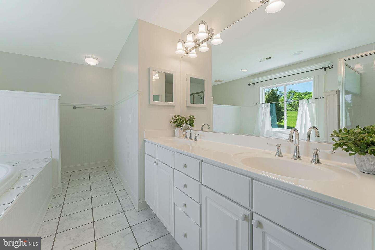15870 OLD WATERFORD RD, PAEONIAN SPRINGS, Virginia 20129, 5 Bedrooms Bedrooms, ,4 BathroomsBathrooms,Residential,For sale,15870 OLD WATERFORD RD,VALO2093962 MLS # VALO2093962