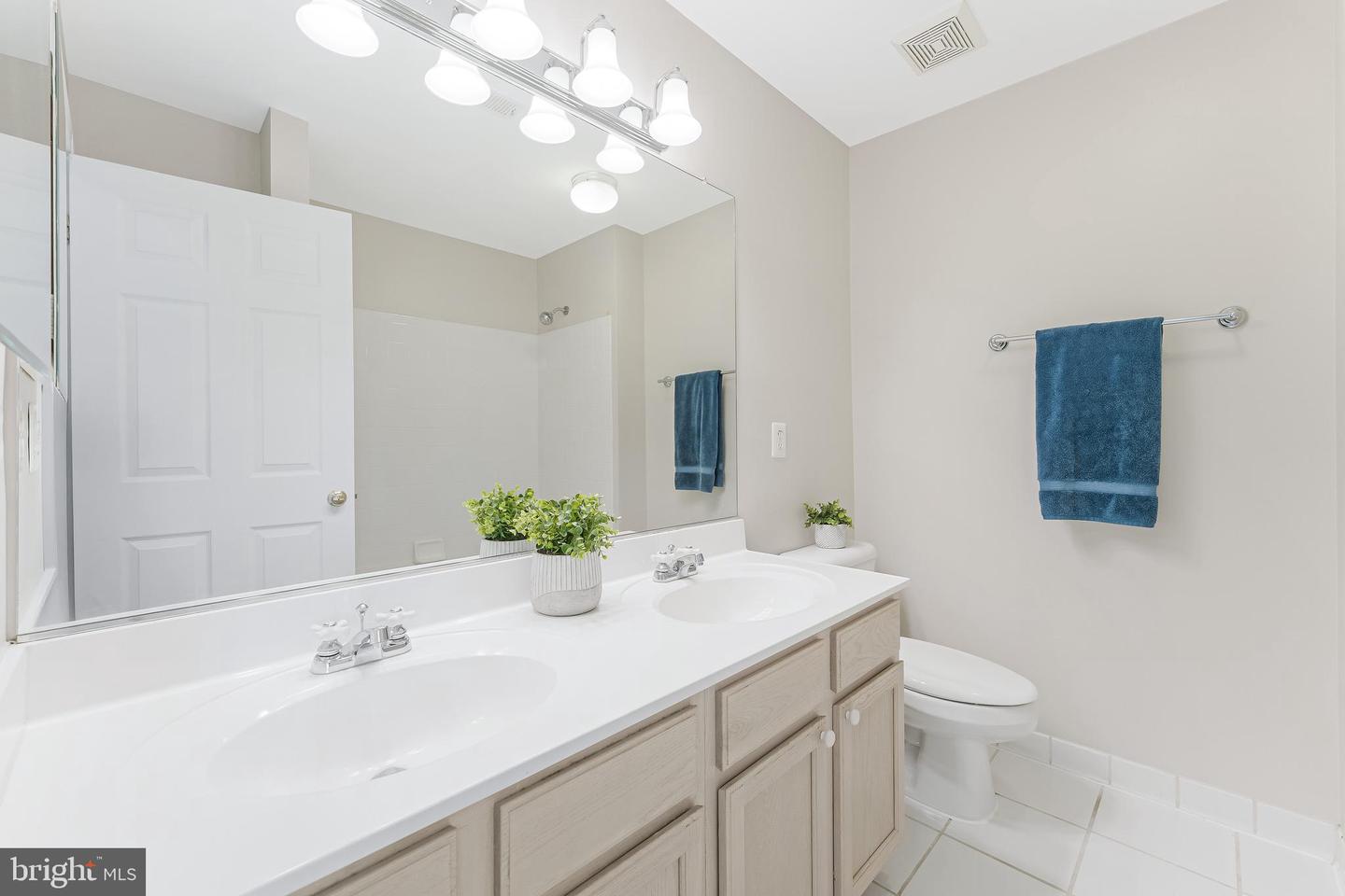 15870 OLD WATERFORD RD, PAEONIAN SPRINGS, Virginia 20129, 5 Bedrooms Bedrooms, ,4 BathroomsBathrooms,Residential,For sale,15870 OLD WATERFORD RD,VALO2093962 MLS # VALO2093962