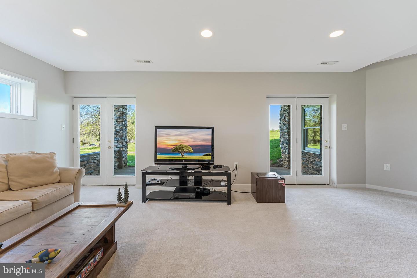 15870 OLD WATERFORD RD, PAEONIAN SPRINGS, Virginia 20129, 5 Bedrooms Bedrooms, ,4 BathroomsBathrooms,Residential,For sale,15870 OLD WATERFORD RD,VALO2093962 MLS # VALO2093962